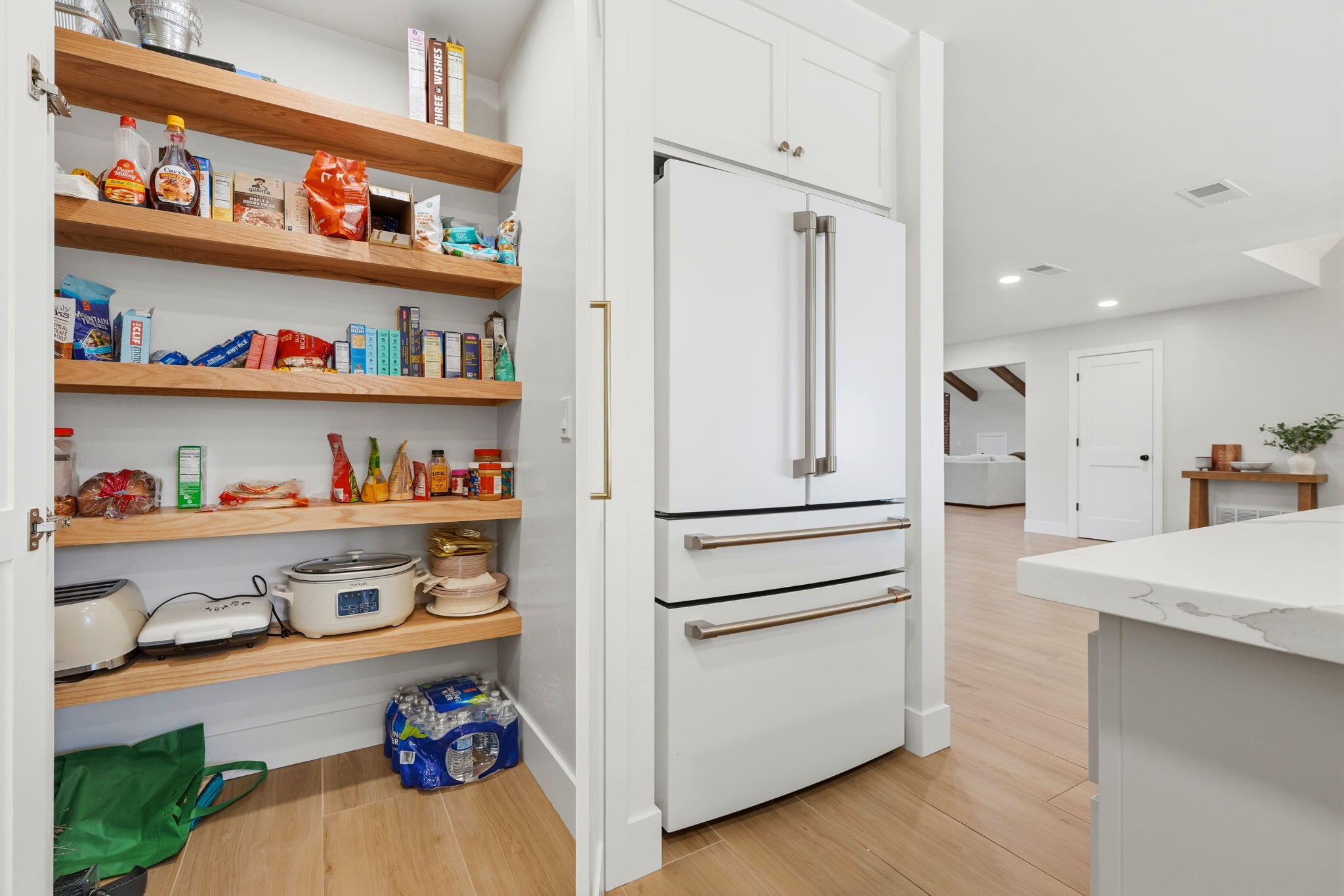 310 E Monte Vista Ave, Visalia, CA 93277