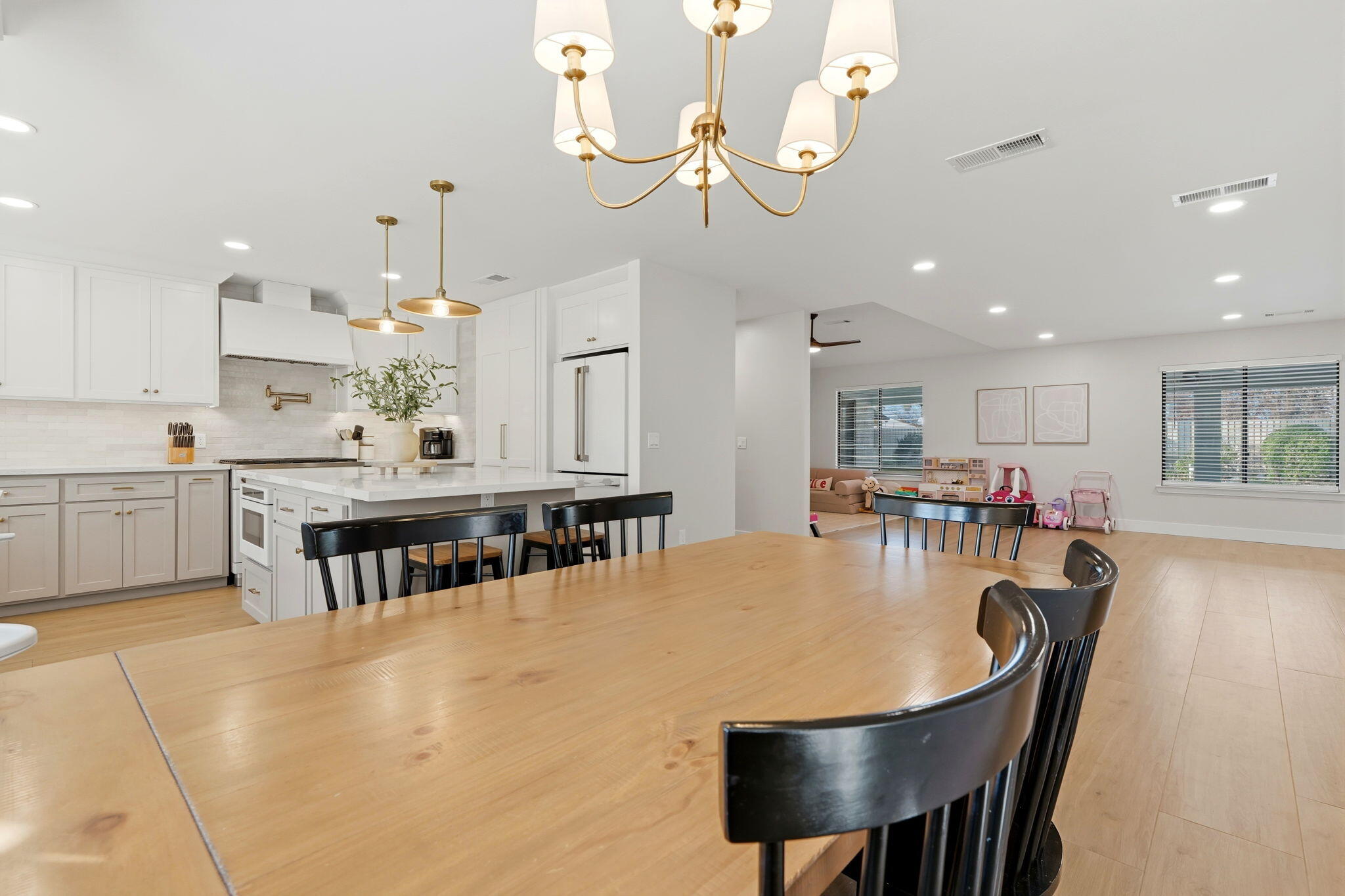 310 E Monte Vista Ave, Visalia, CA 93277