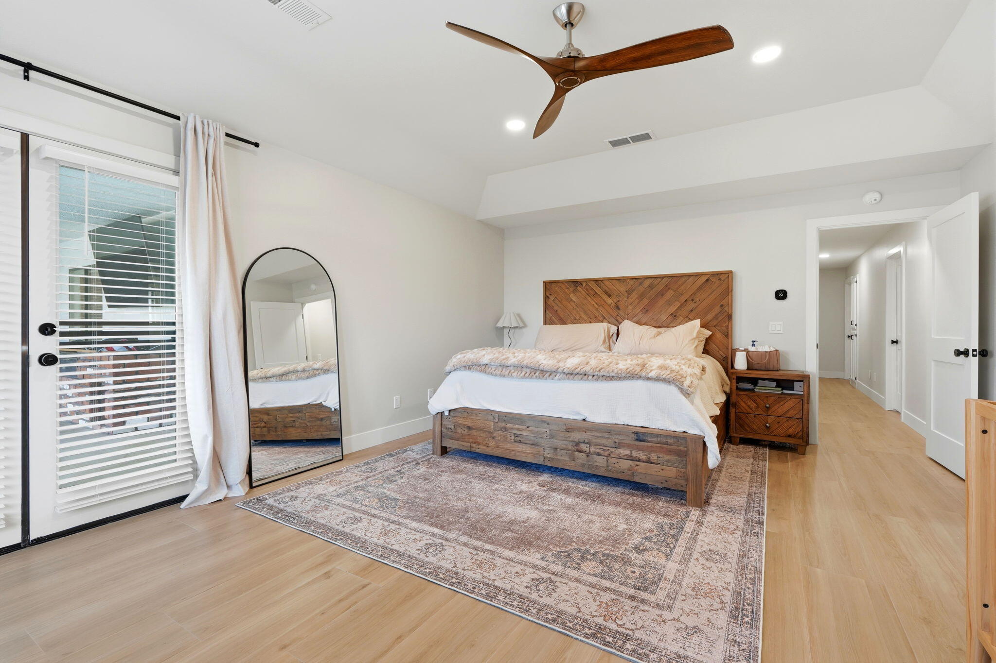 310 E Monte Vista Ave, Visalia, CA 93277