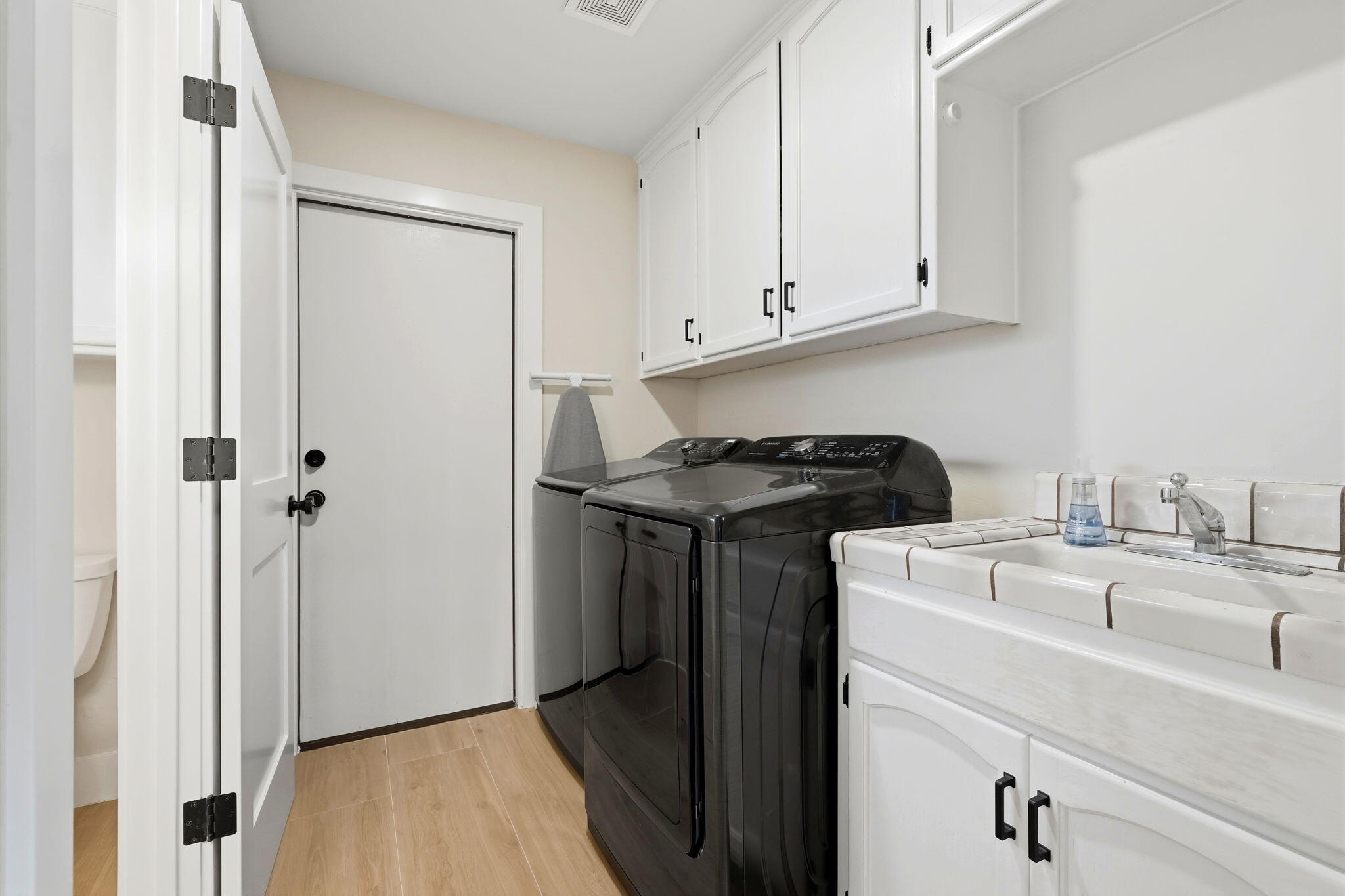 310 E Monte Vista Ave, Visalia, CA 93277