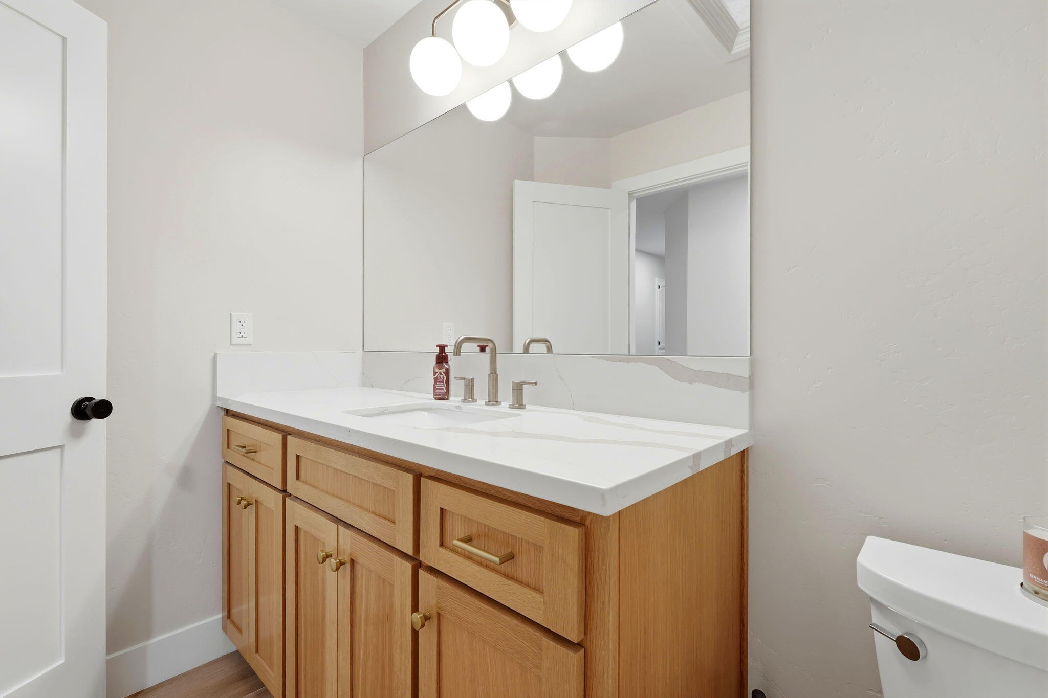 310 E Monte Vista Ave, Visalia, CA 93277