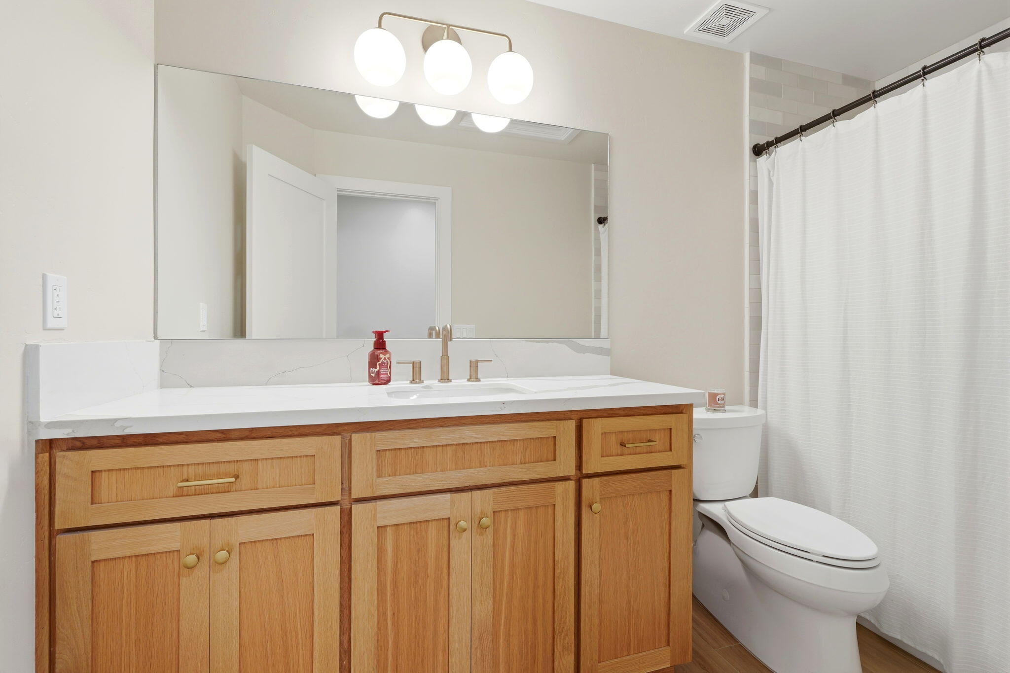 310 E Monte Vista Ave, Visalia, CA 93277