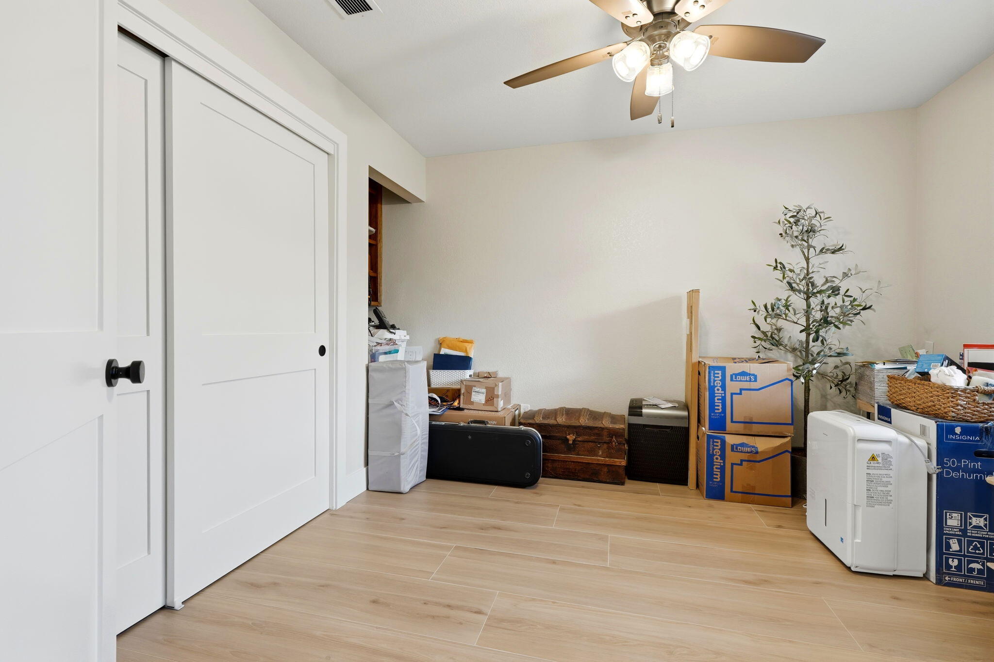 310 E Monte Vista Ave, Visalia, CA 93277