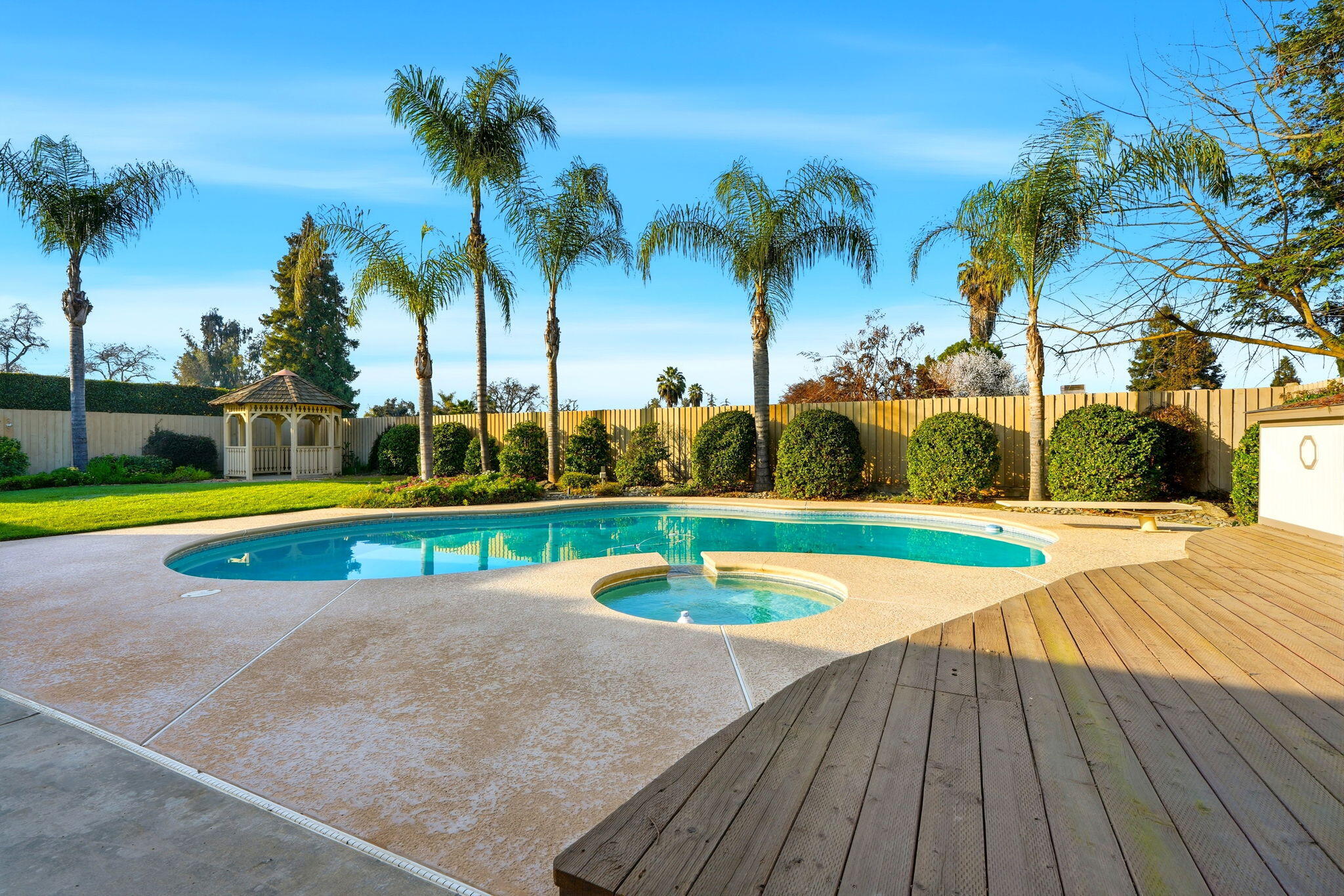 310 E Monte Vista Ave, Visalia, CA 93277