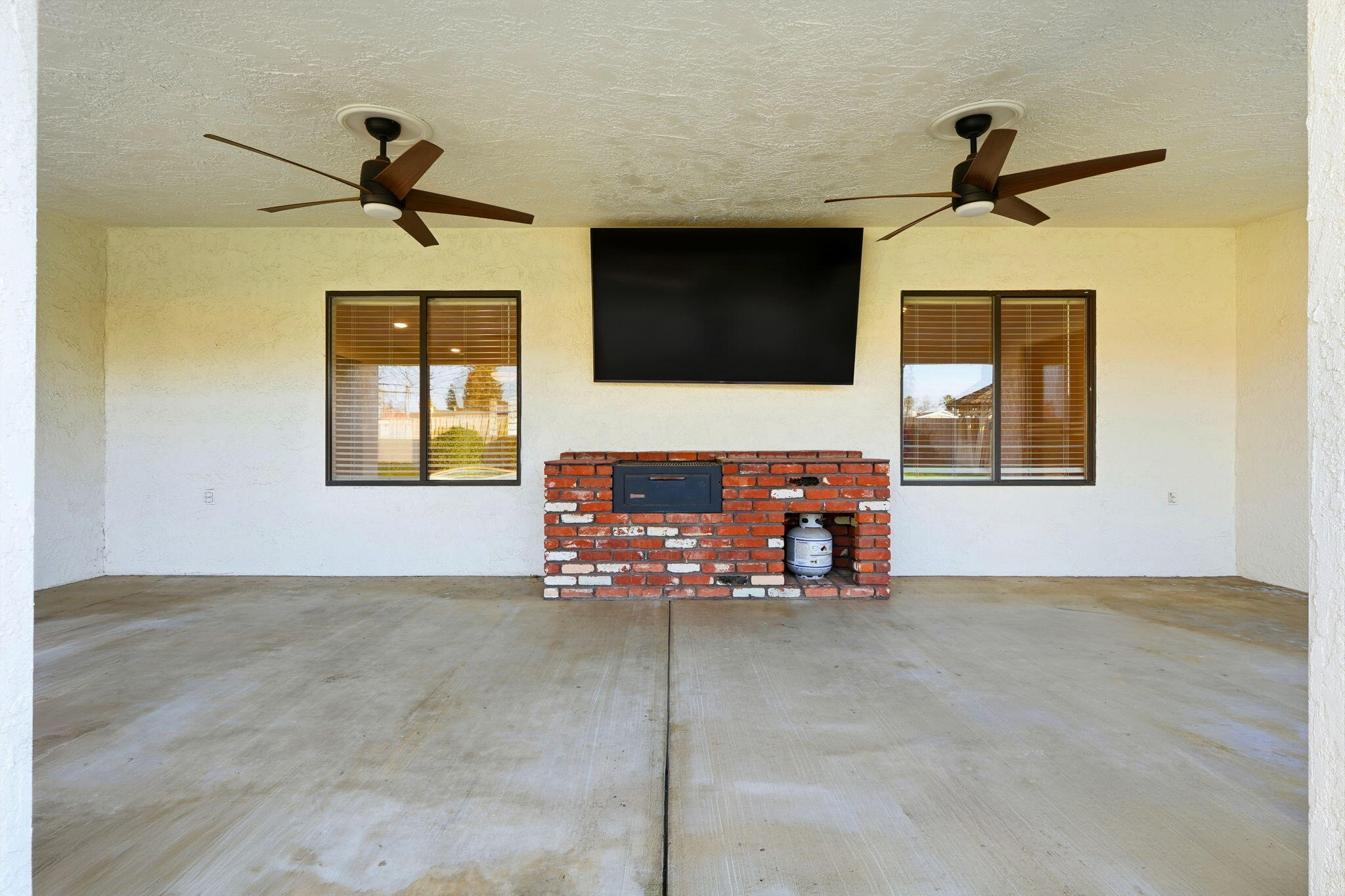 310 E Monte Vista Ave, Visalia, CA 93277