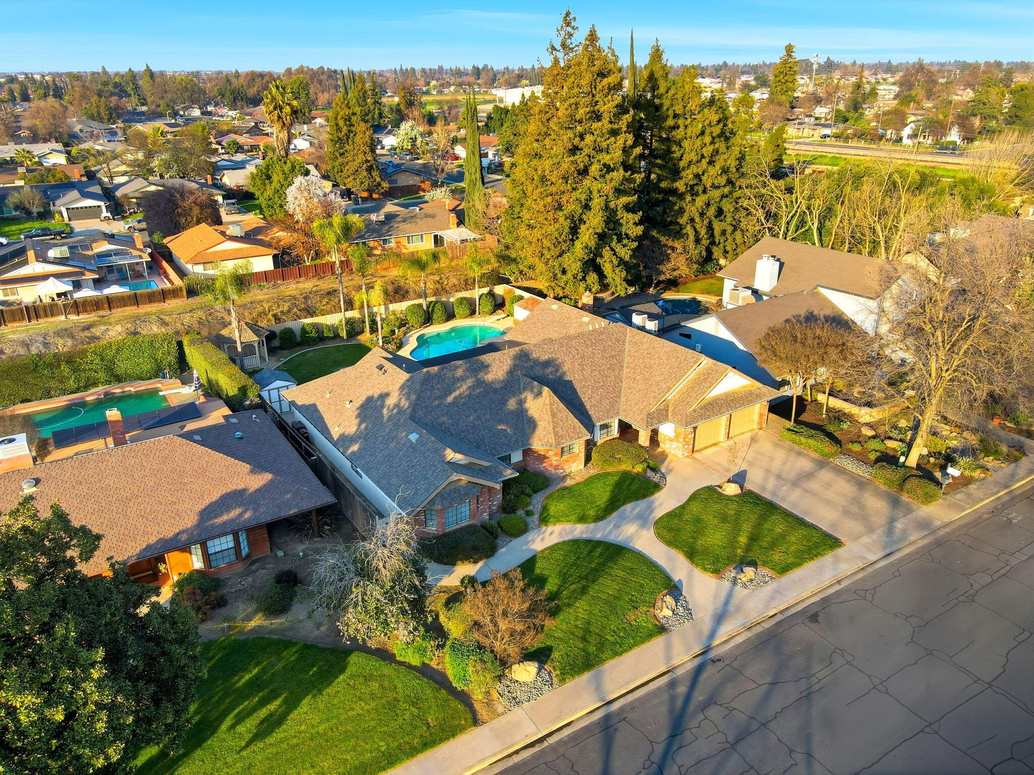 310 E Monte Vista Ave, Visalia, CA 93277