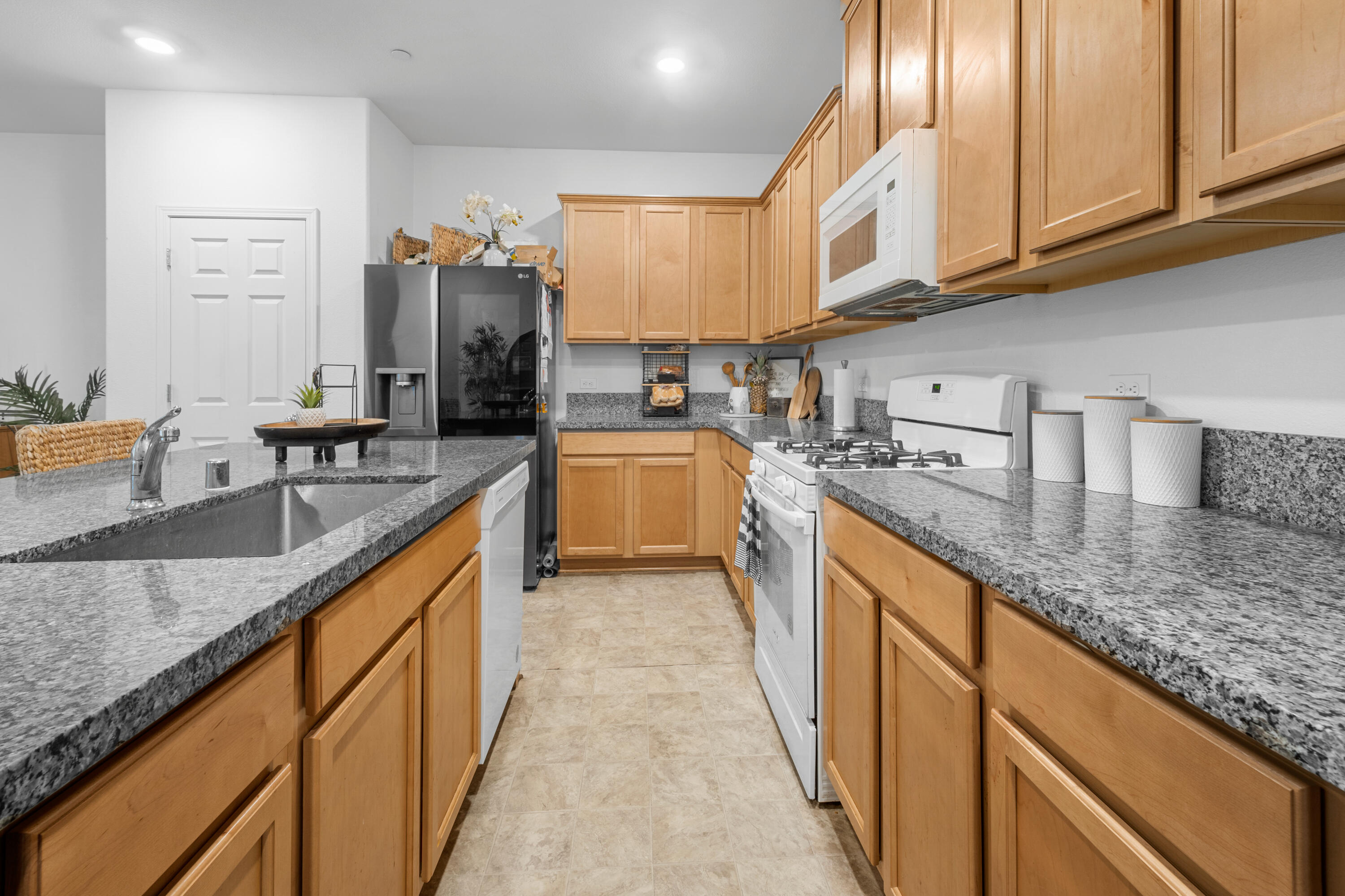 3142 E Seeger Ave, Visalia, CA 93277