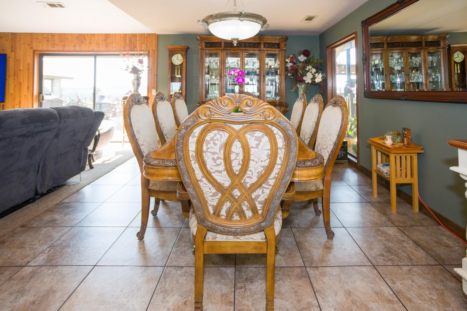 8924 Road 244, Terra Bella, CA 93270