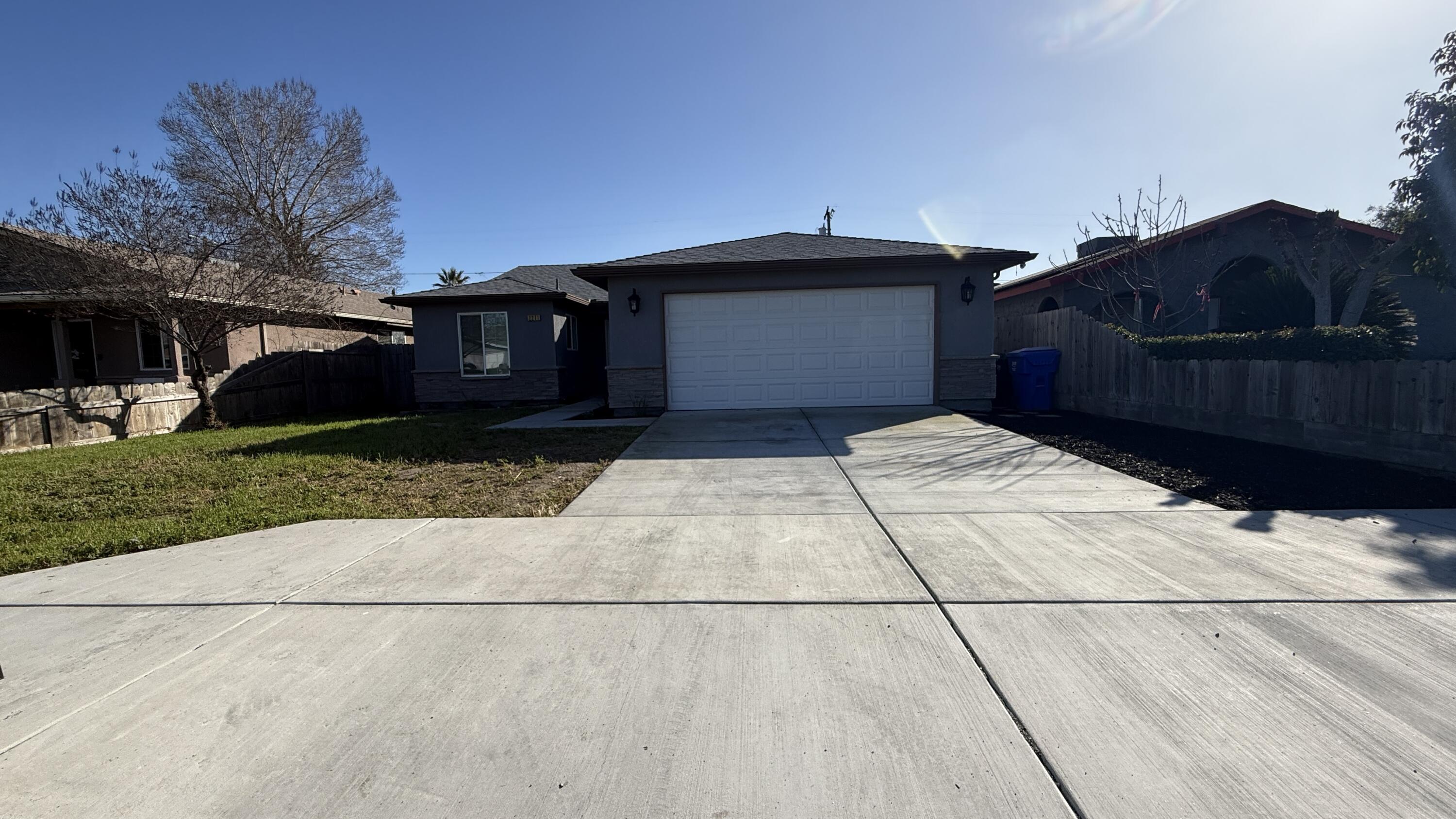 2211 Bell Ave, Corcoran, CA 93212