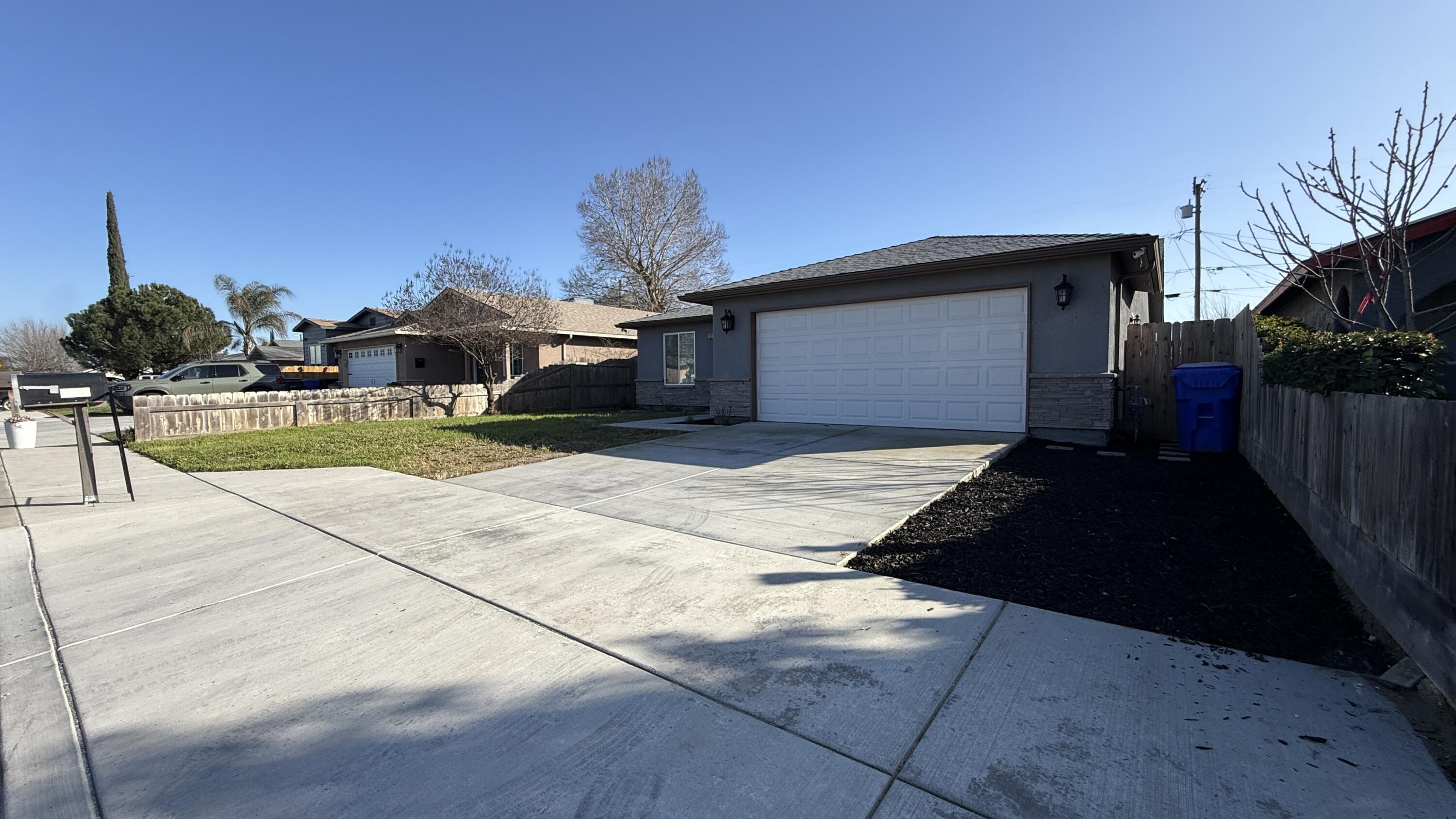 2211 Bell Ave, Corcoran, CA 93212