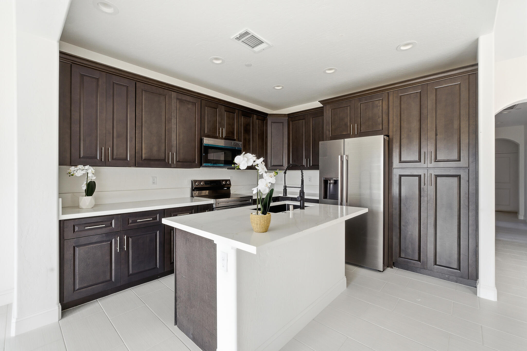 6347 W Elowin Ave, Visalia, CA 93291