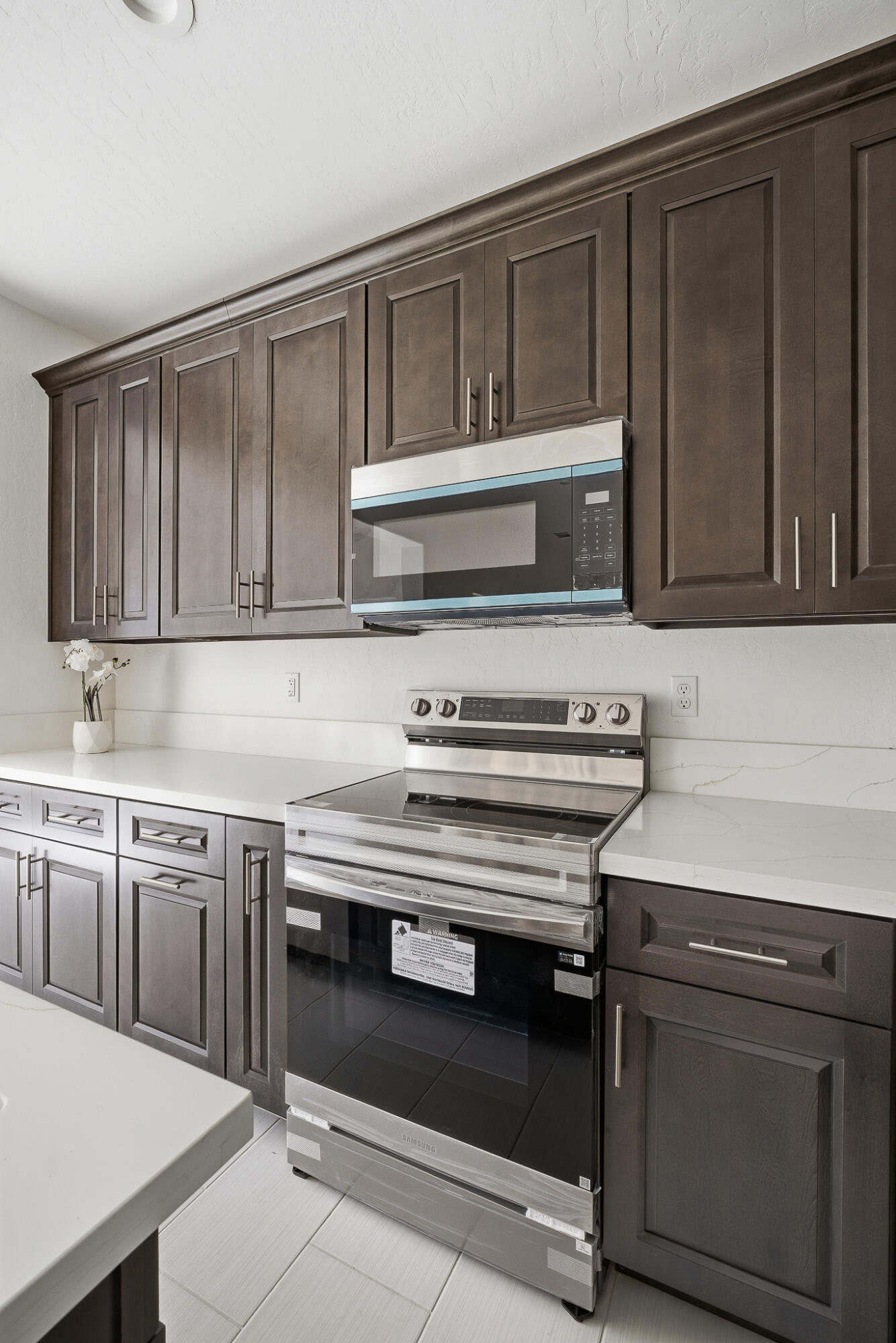 6347 W Elowin Ave, Visalia, CA 93291