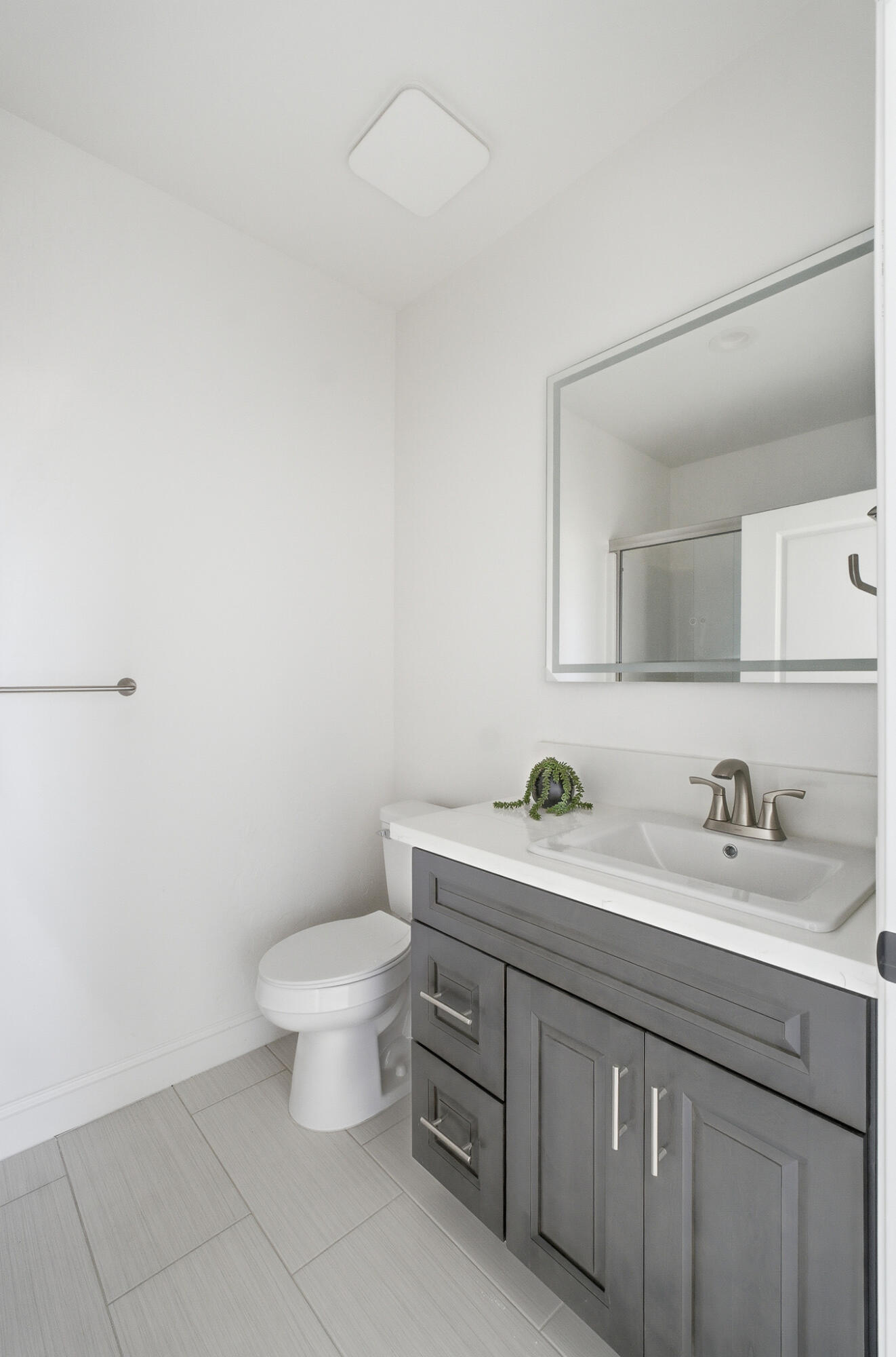 6347 W Elowin Ave, Visalia, CA 93291