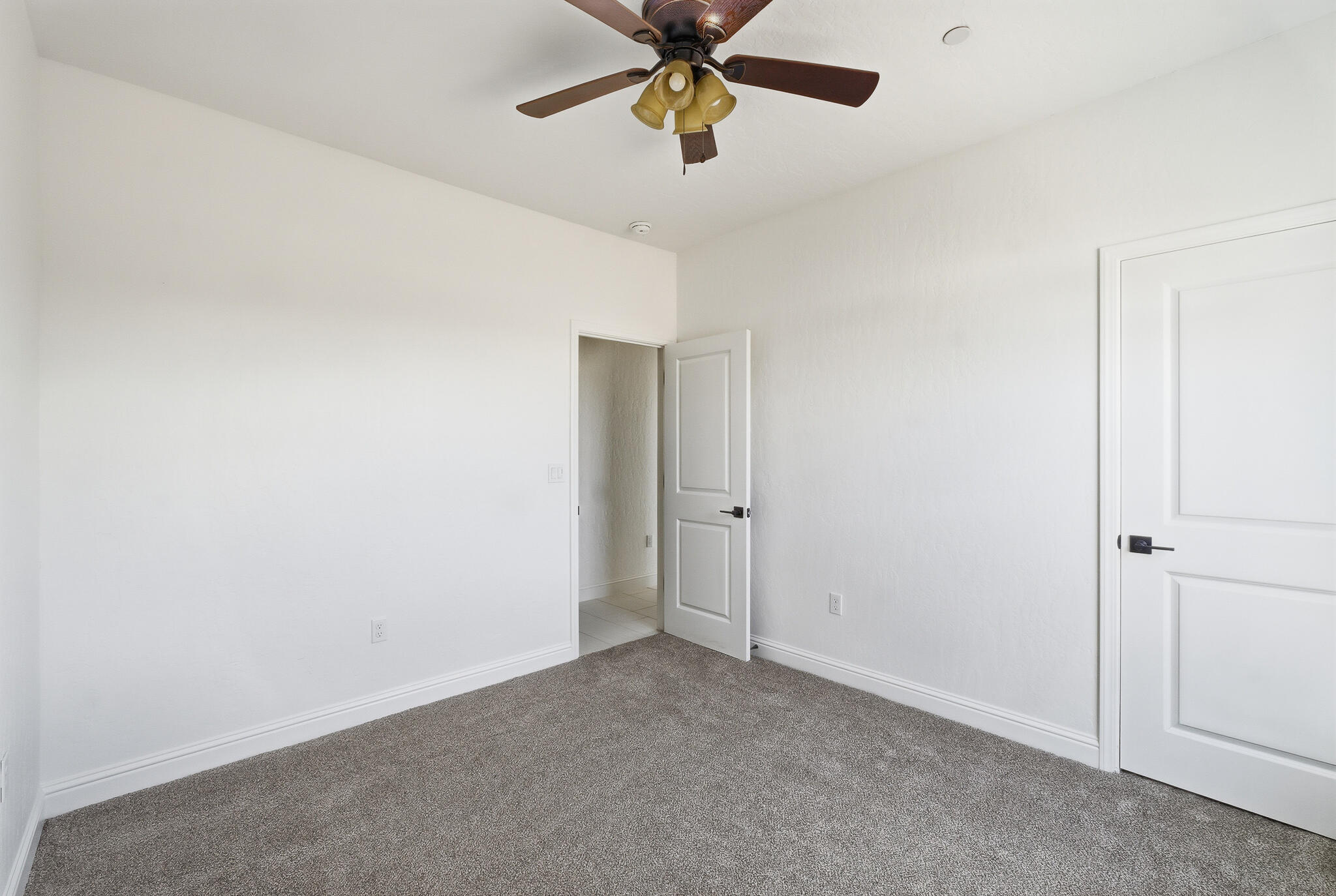 6347 W Elowin Ave, Visalia, CA 93291