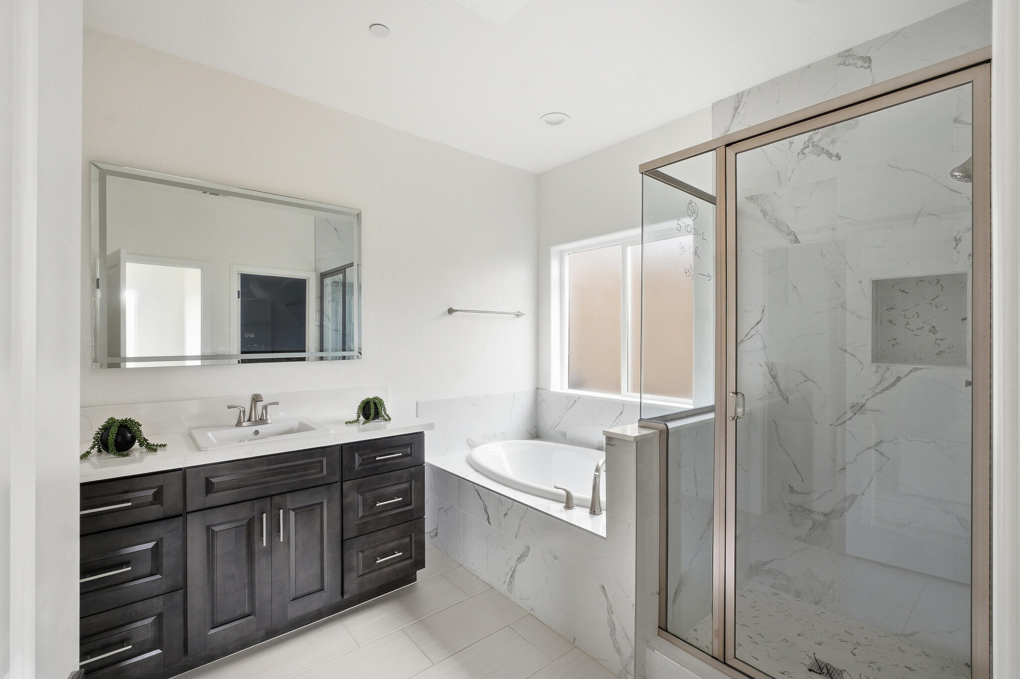 6347 W Elowin Ave, Visalia, CA 93291