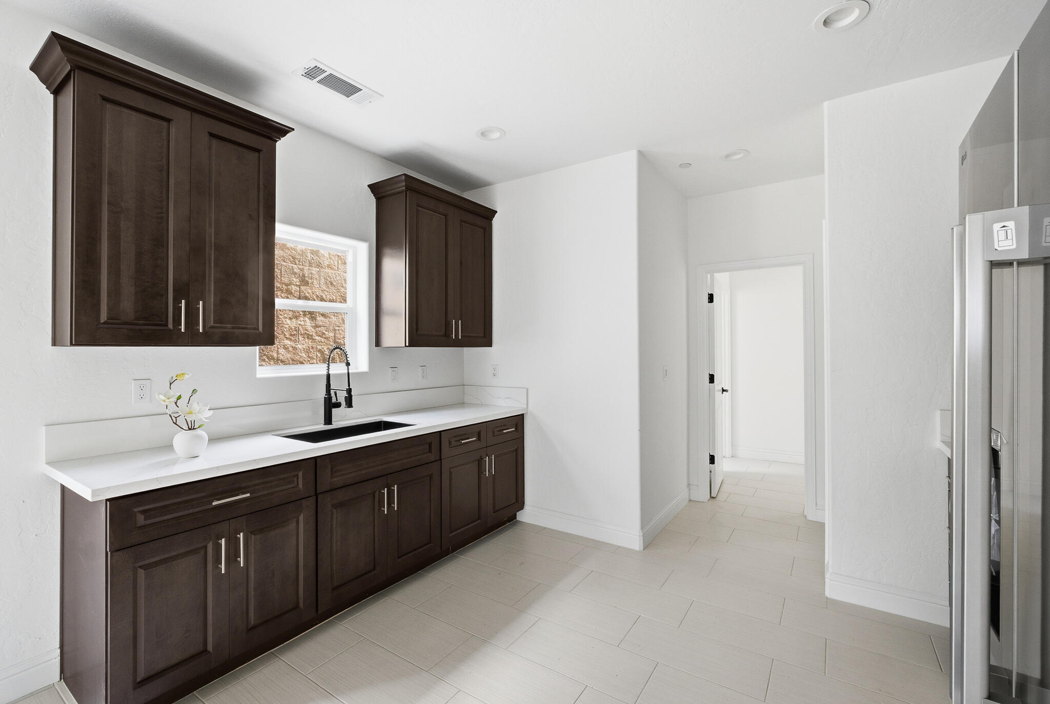 6347 W Elowin Ave, Visalia, CA 93291