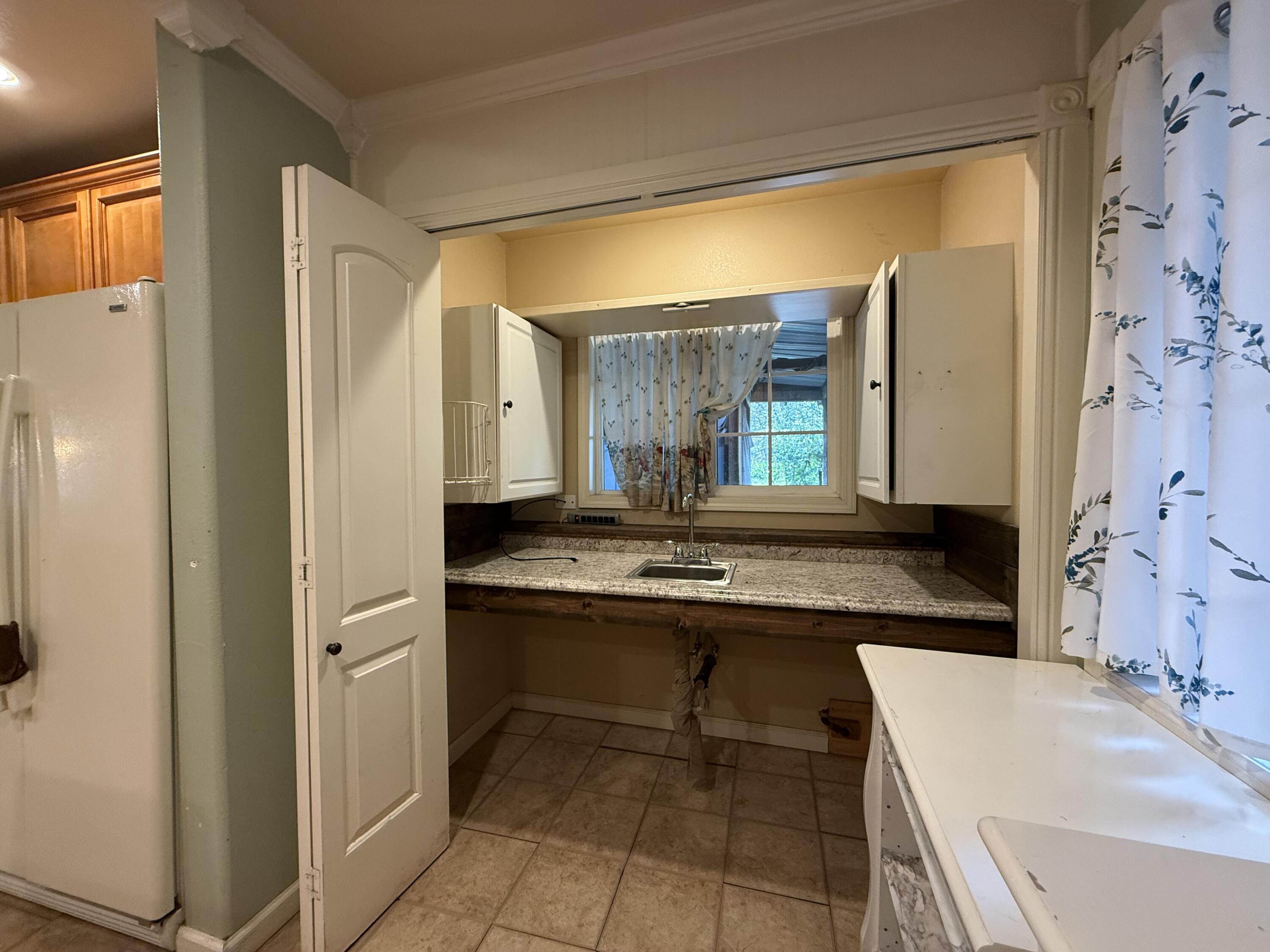 42764 N Fork Dr, Three Rivers, CA 93271