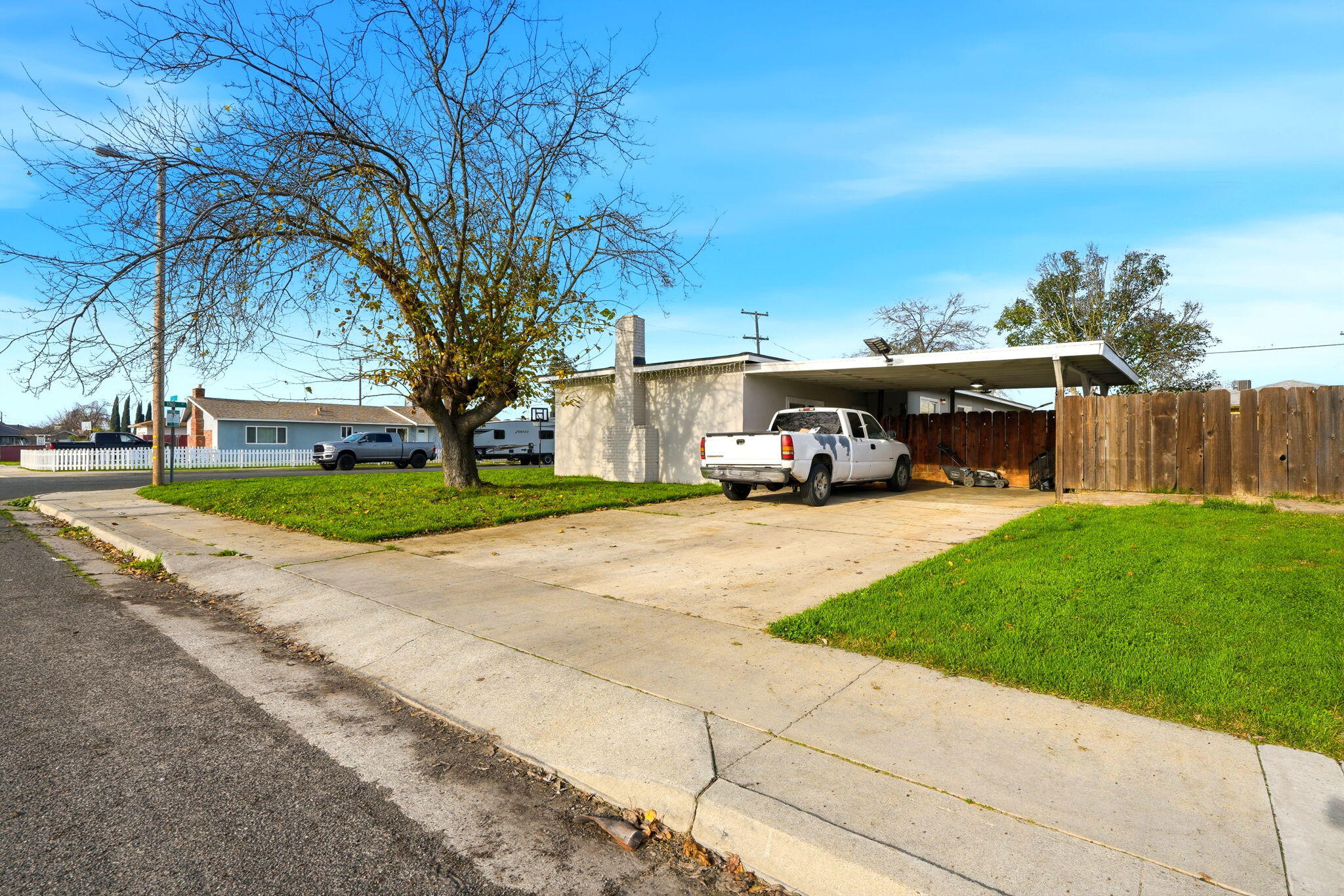 10125 El Toro Way, Hanford, CA 93230