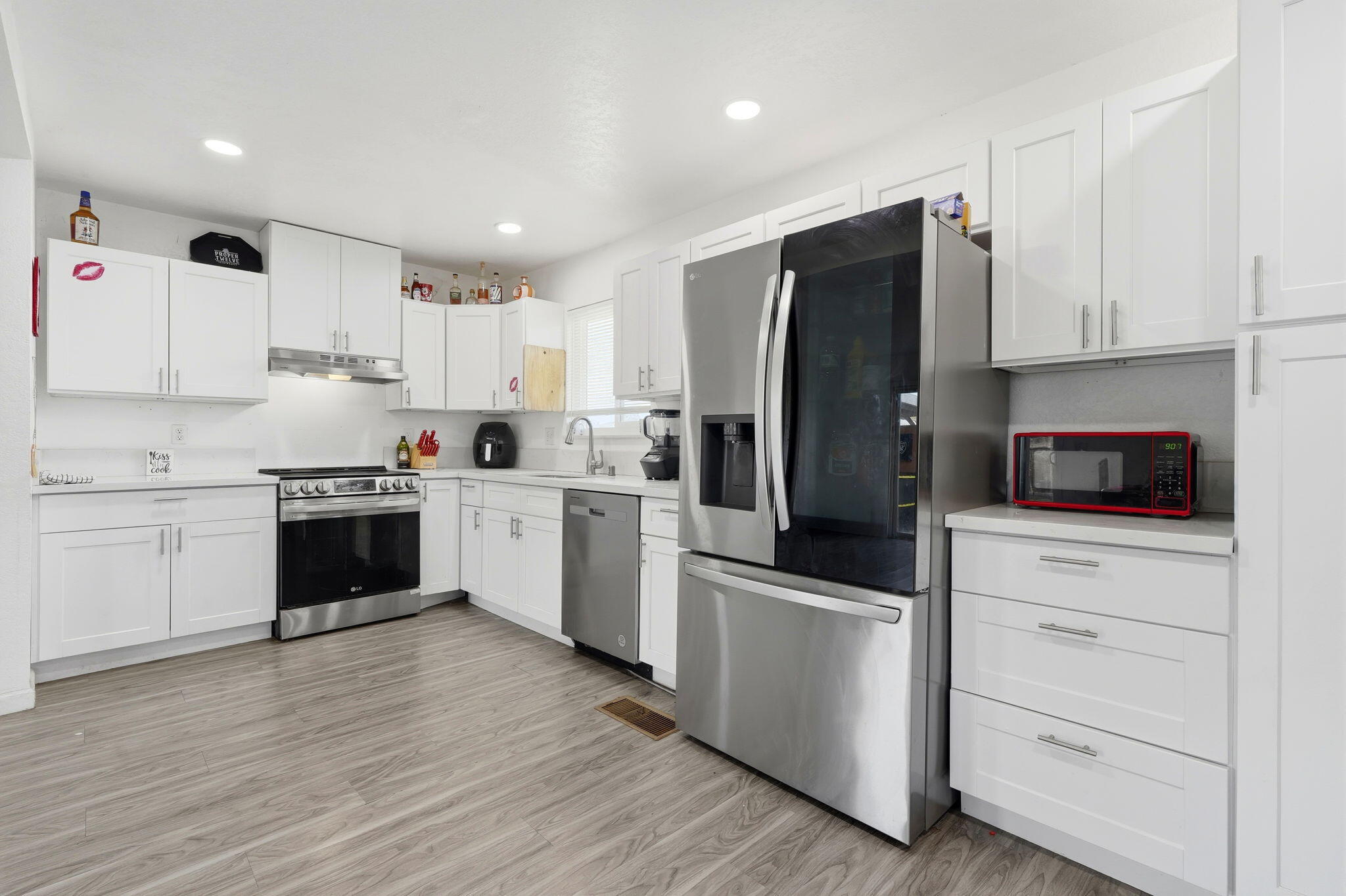 10125 El Toro Way, Hanford, CA 93230