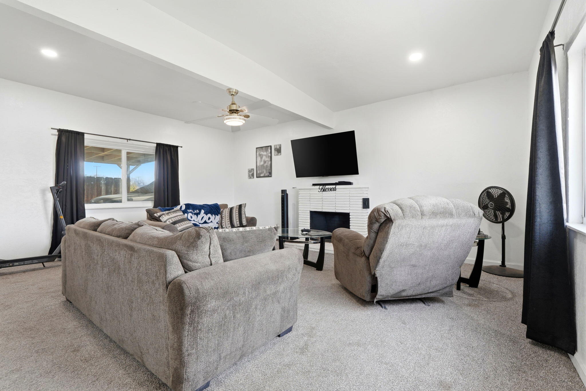 10125 El Toro Way, Hanford, CA 93230