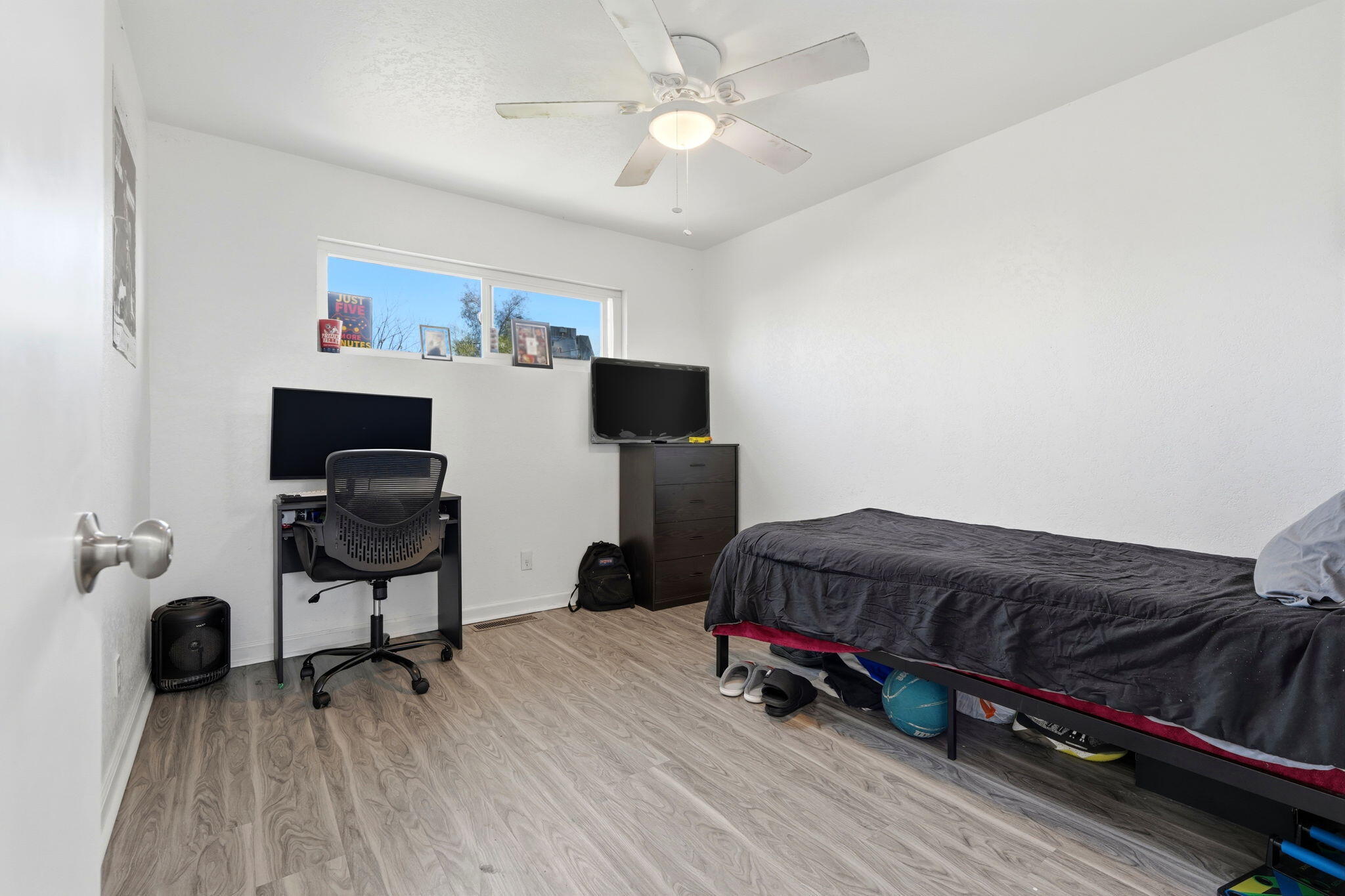 10125 El Toro Way, Hanford, CA 93230