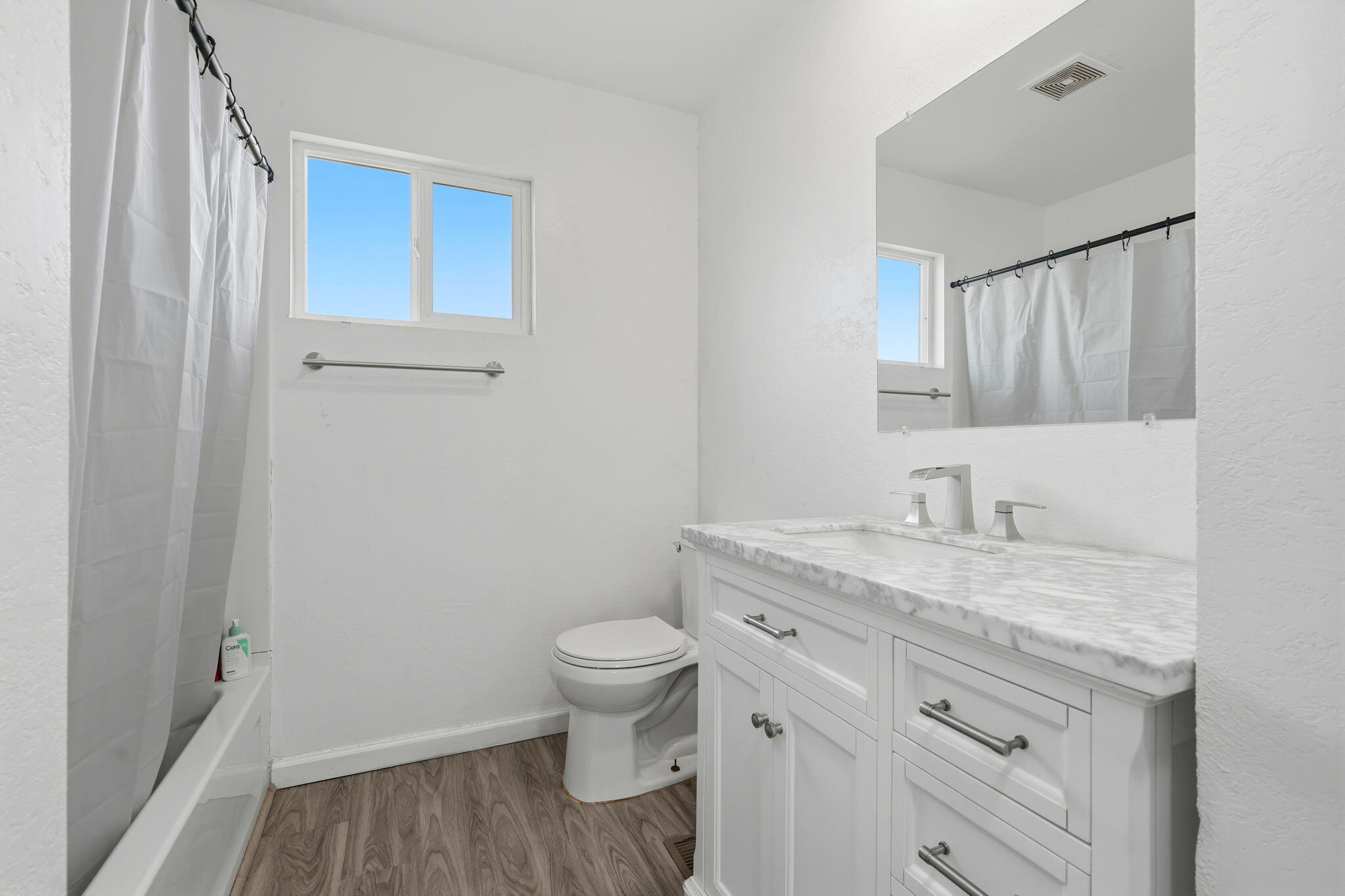 10125 El Toro Way, Hanford, CA 93230