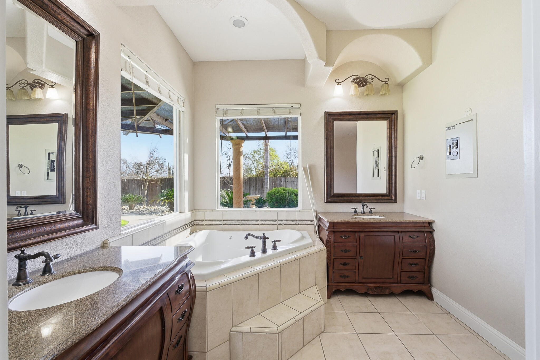 12524 Ave 320, Visalia, CA 93291