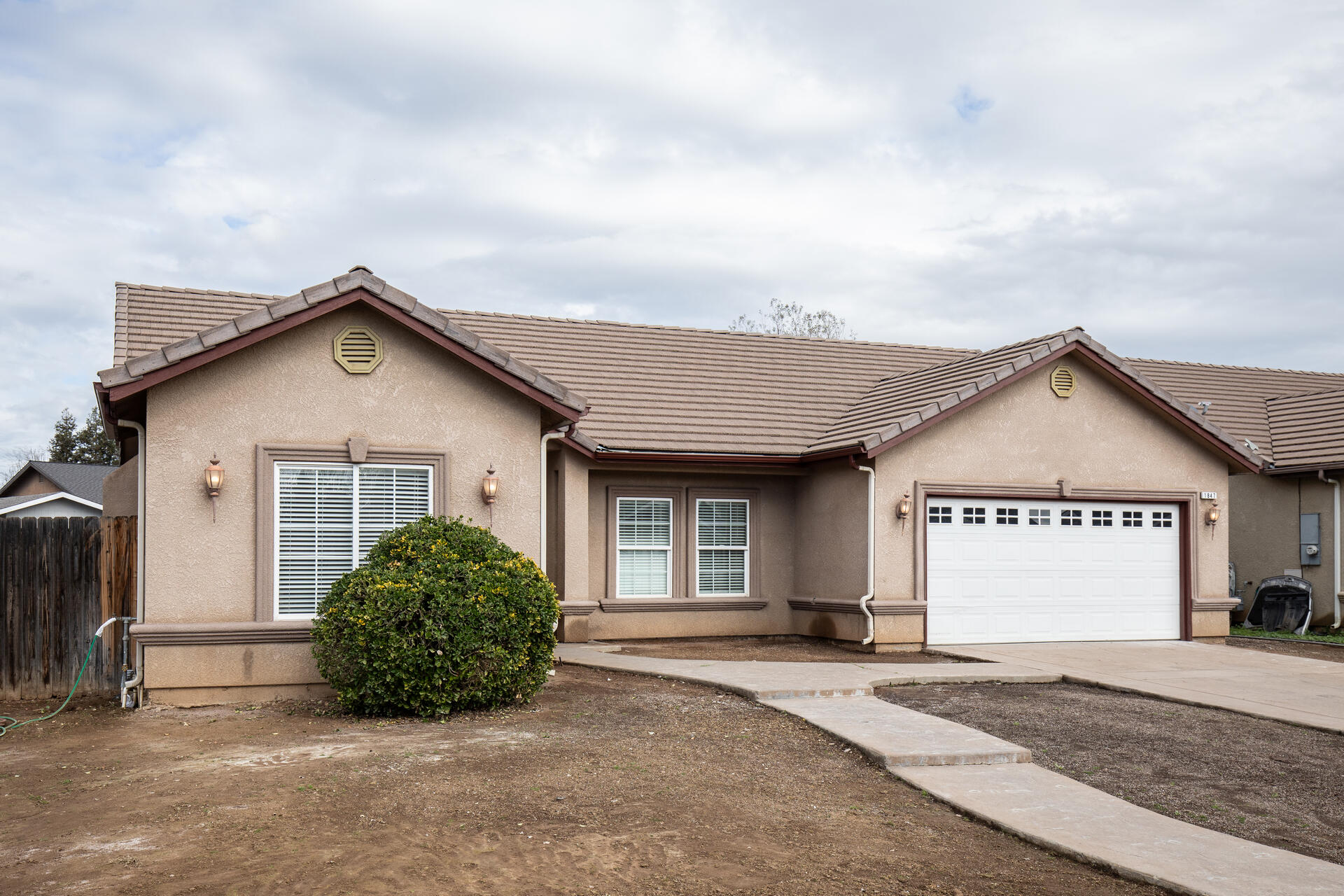 1847 E Lauren Ave, Dinuba, CA 93618