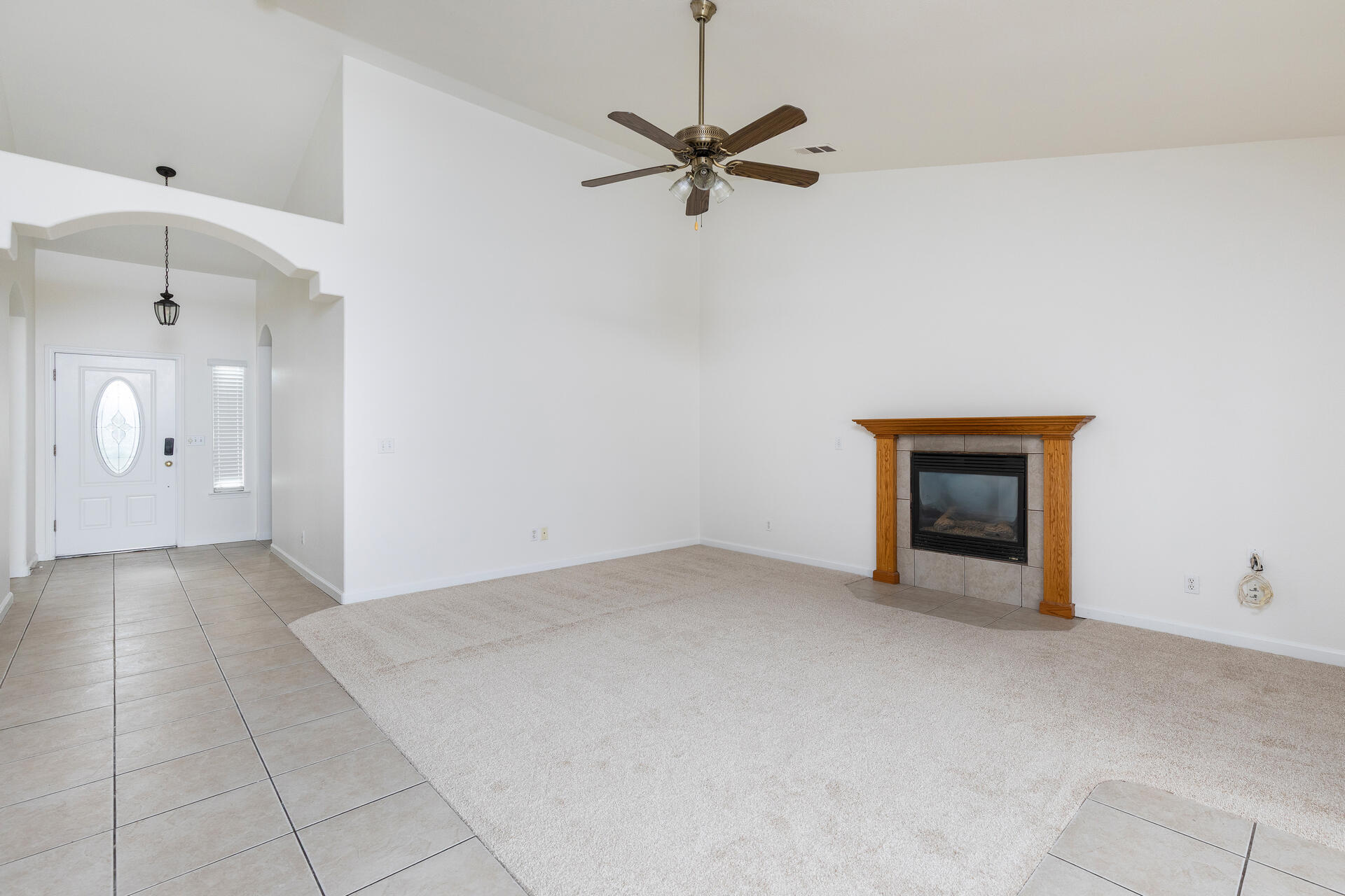 1847 E Lauren Ave, Dinuba, CA 93618