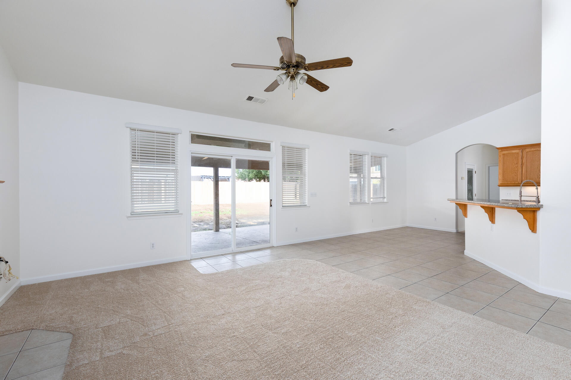 1847 E Lauren Ave, Dinuba, CA 93618