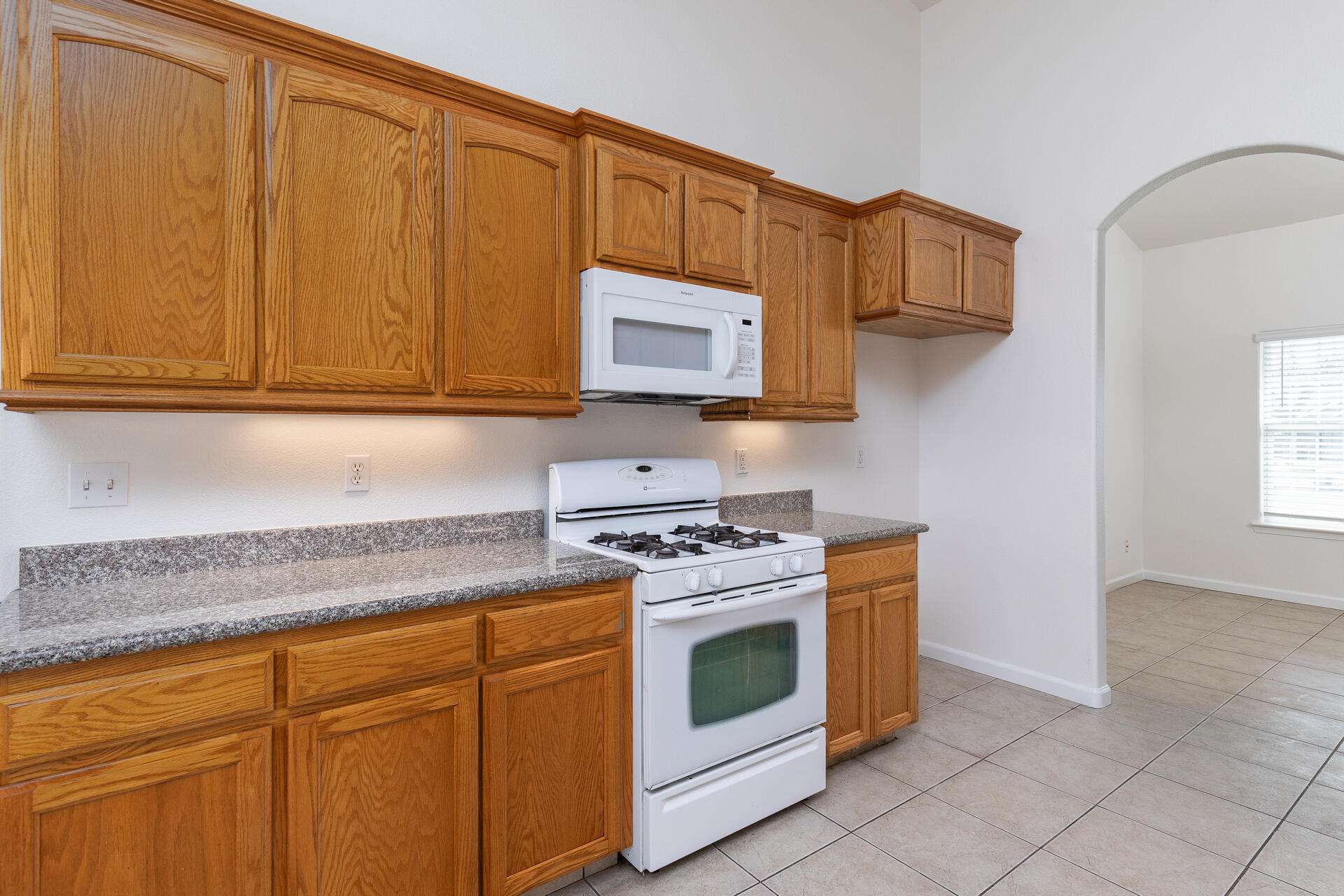 1847 E Lauren Ave, Dinuba, CA 93618