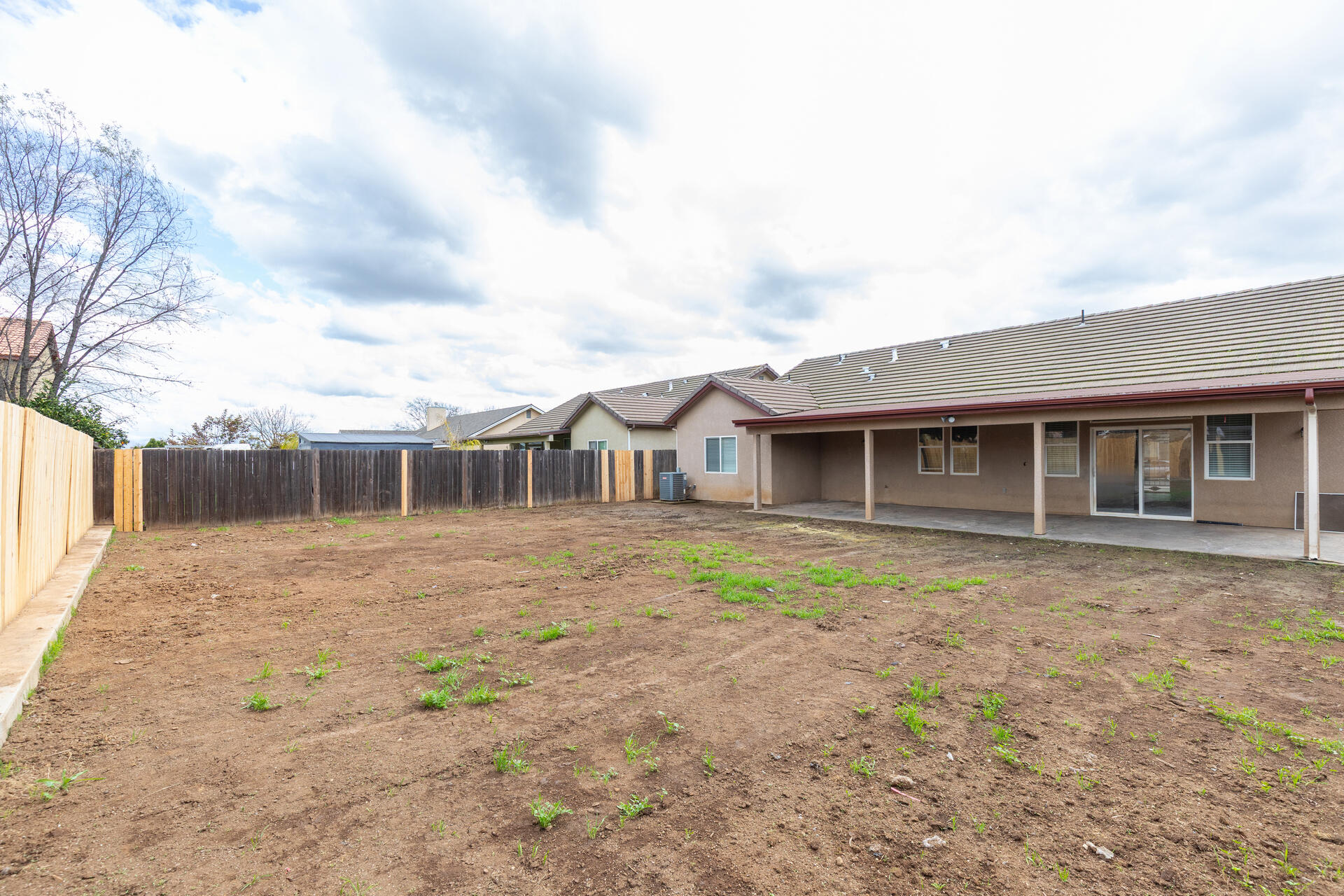 1847 E Lauren Ave, Dinuba, CA 93618