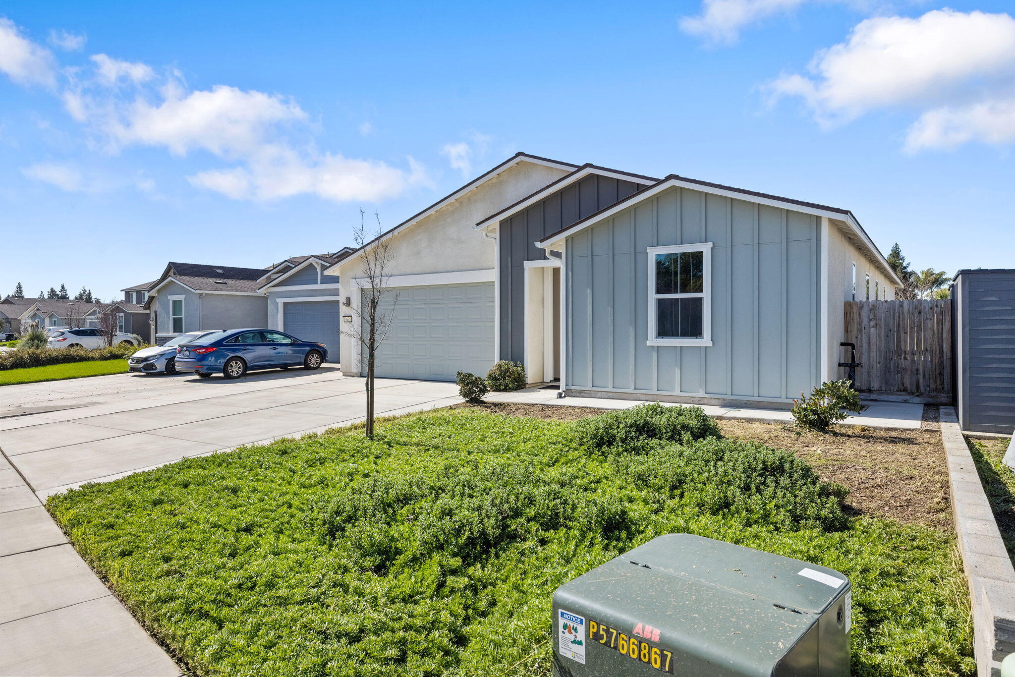 2635 S Cain Ct, Visalia, CA 93292