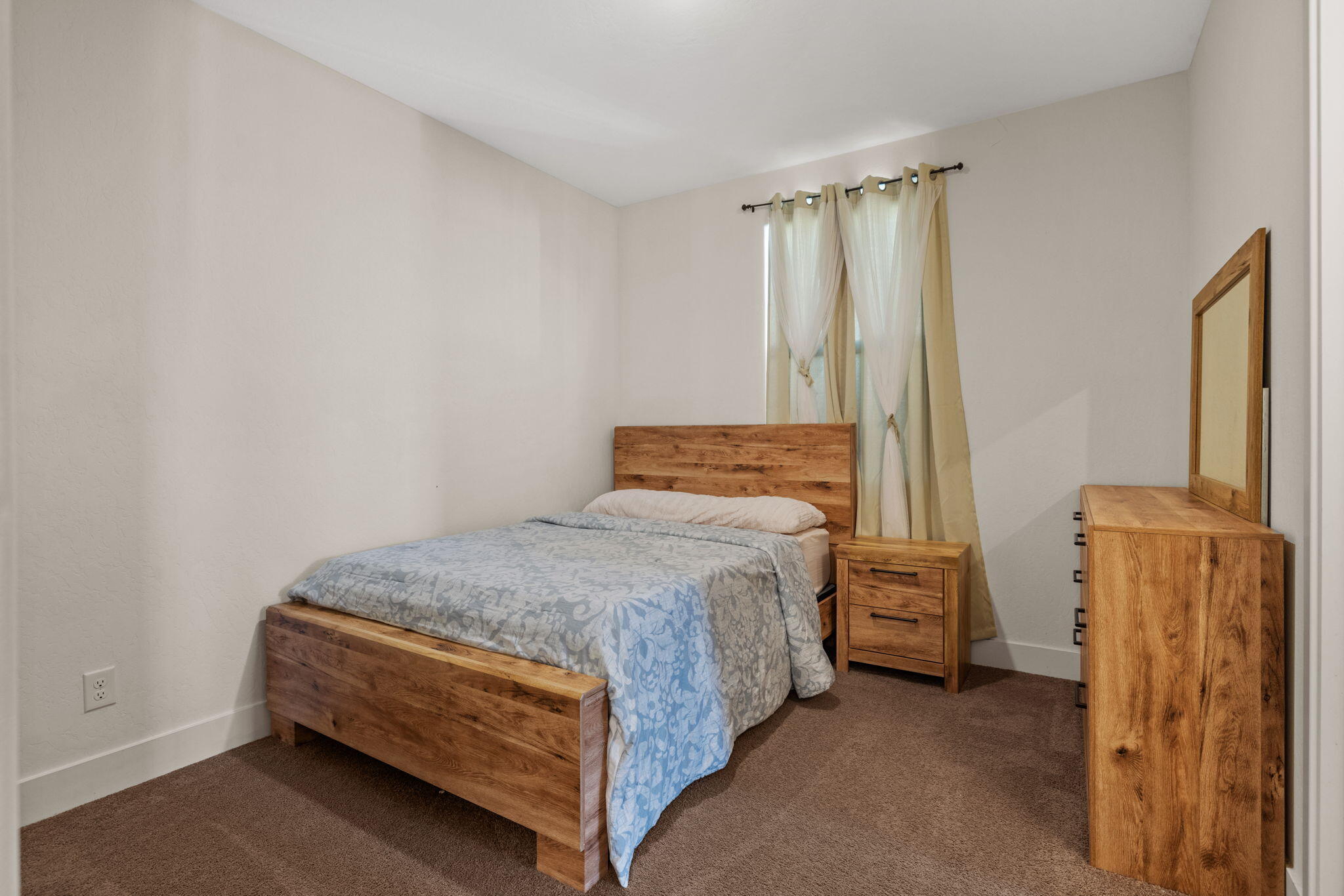 2635 S Cain Ct, Visalia, CA 93292