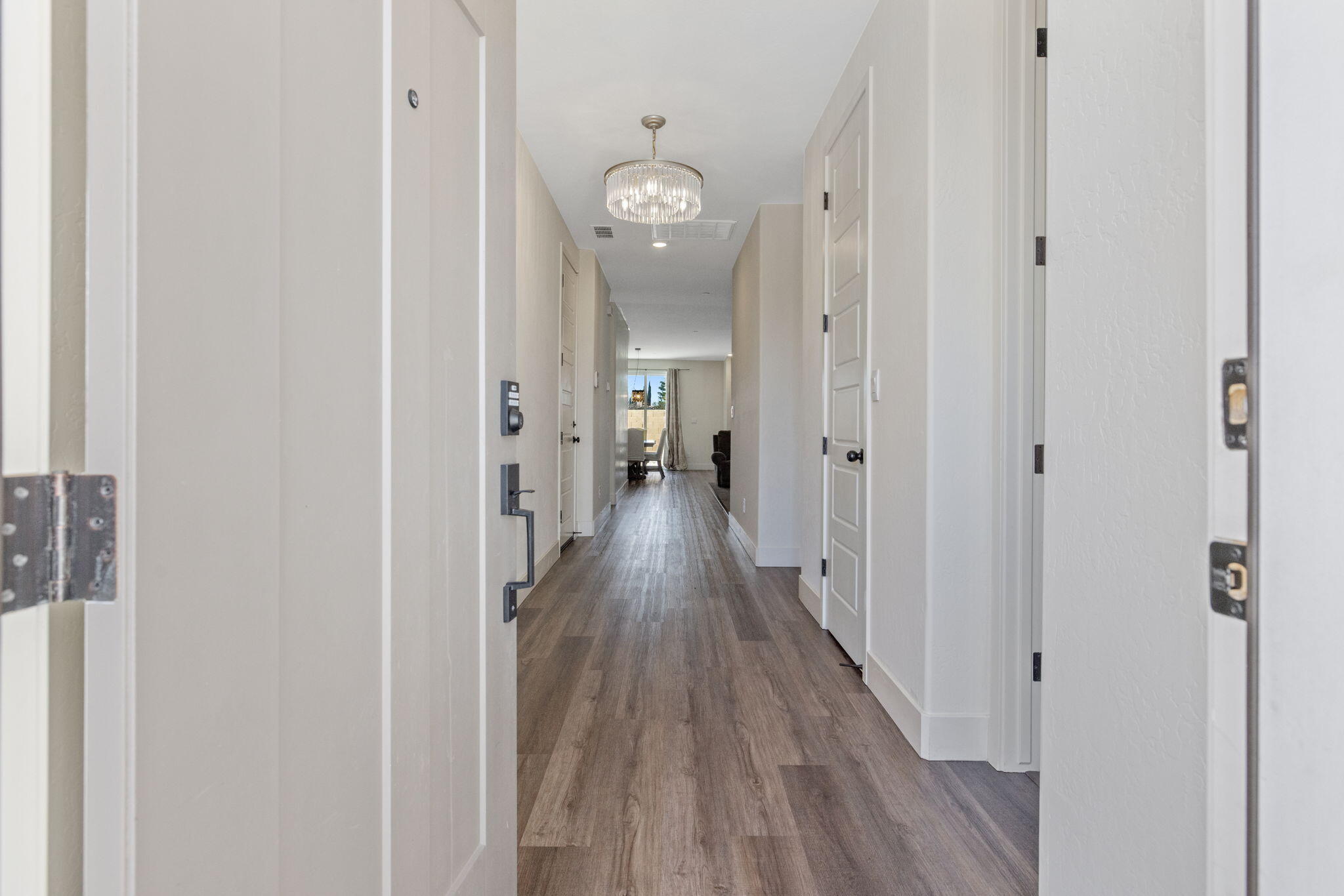 2635 S Cain Ct, Visalia, CA 93292