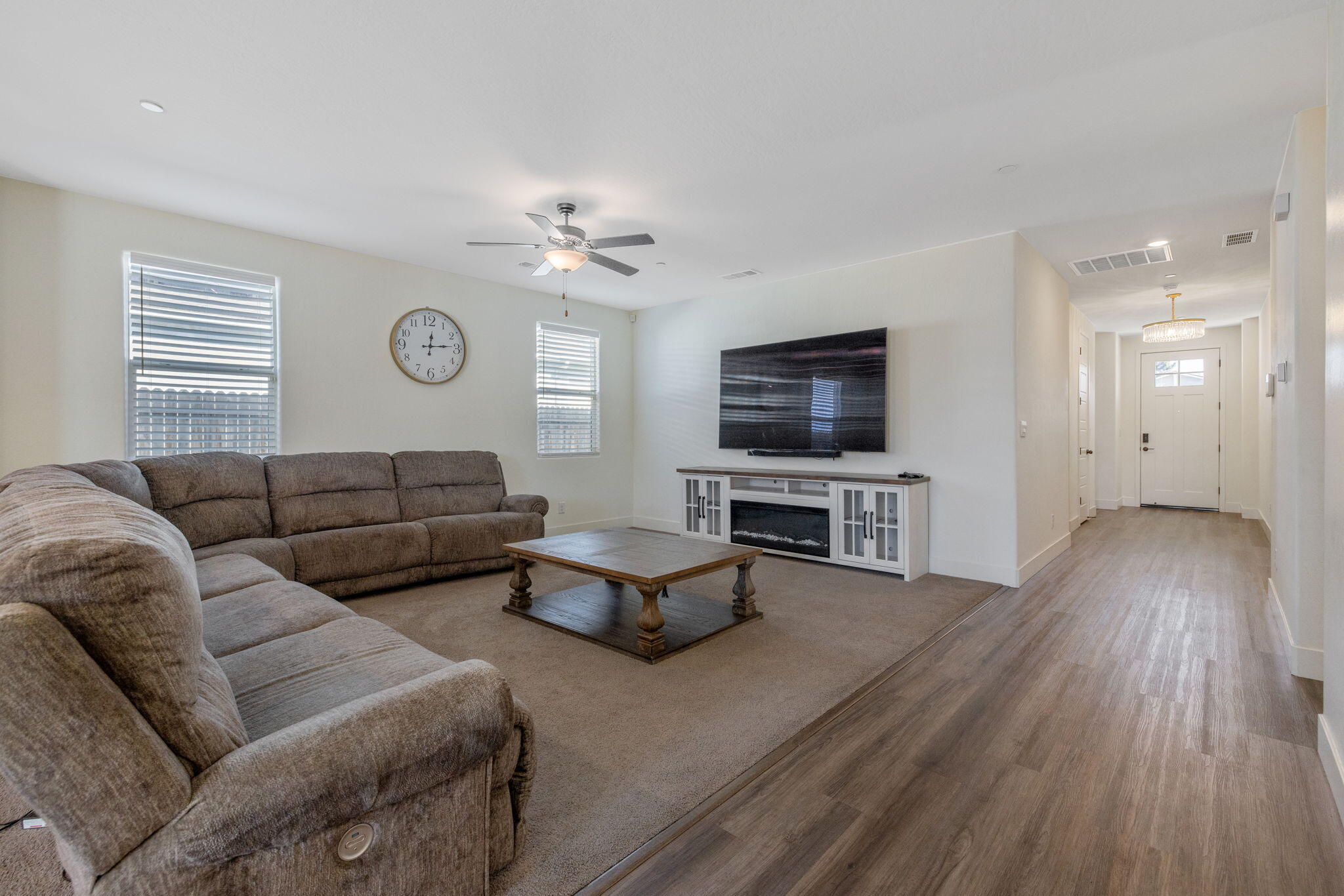 2635 S Cain Ct, Visalia, CA 93292