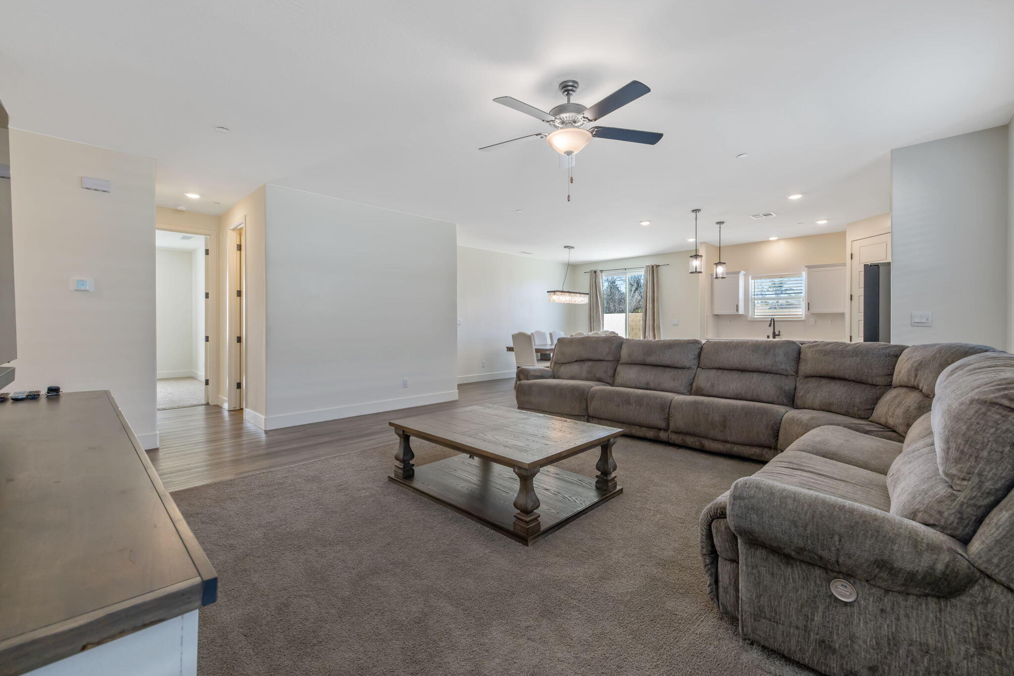 2635 S Cain Ct, Visalia, CA 93292