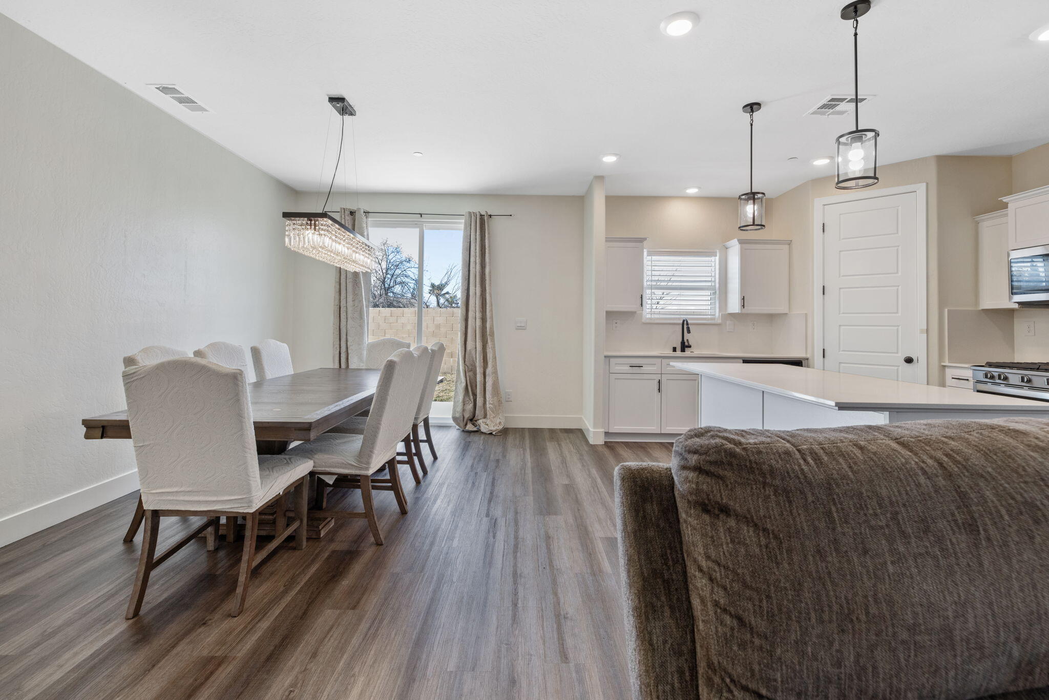 2635 S Cain Ct, Visalia, CA 93292