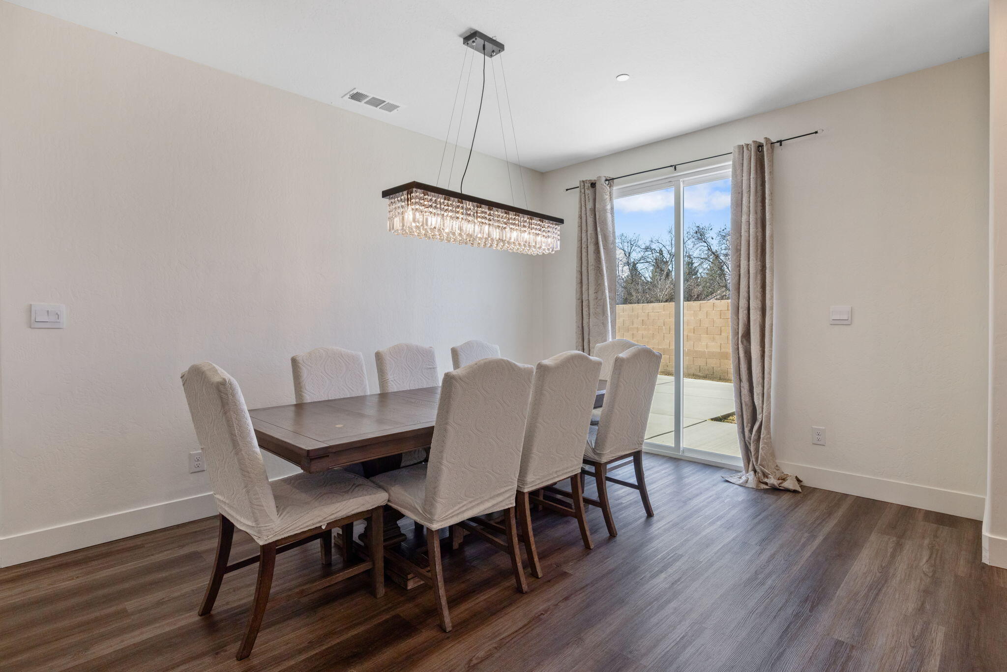 2635 S Cain Ct, Visalia, CA 93292