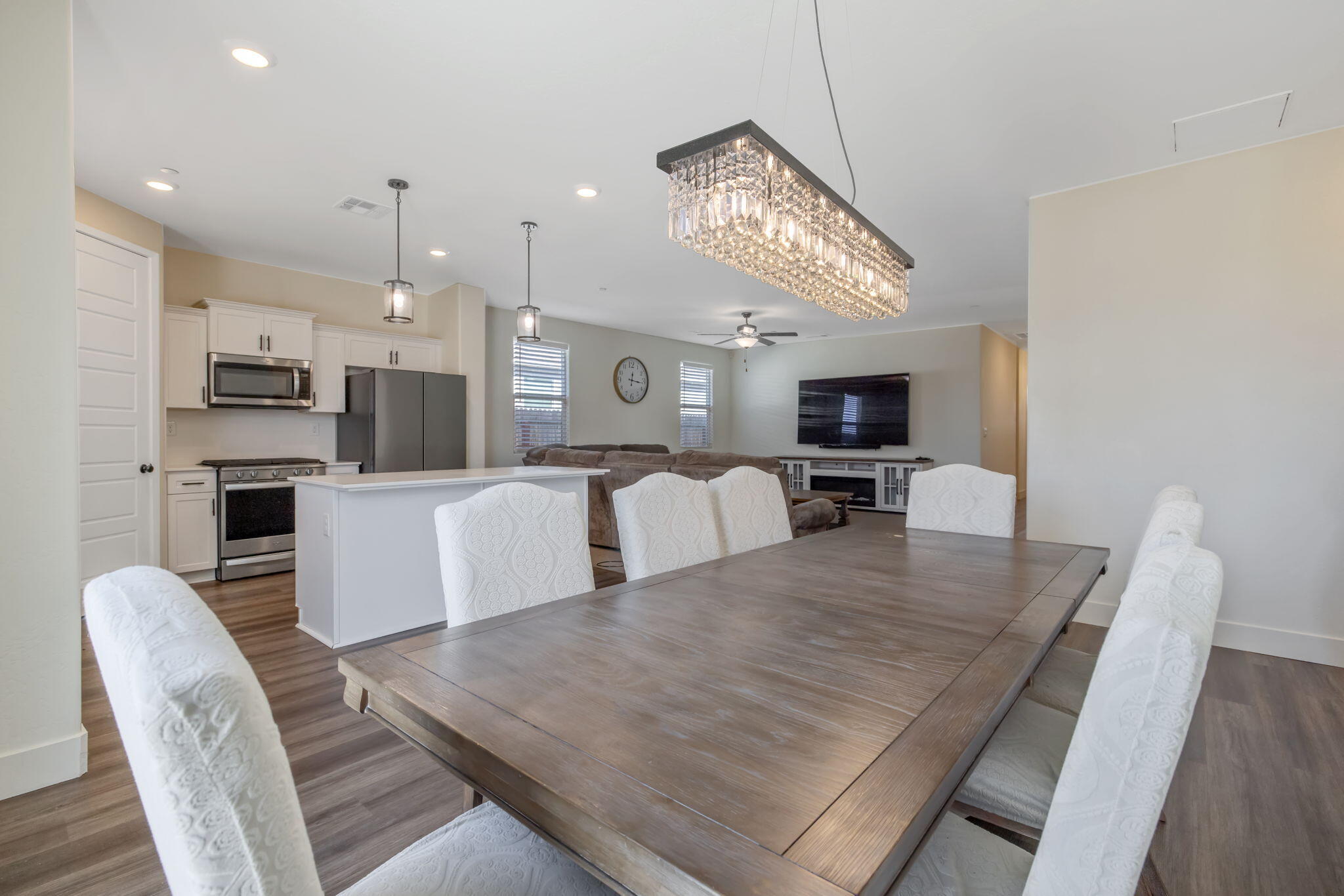 2635 S Cain Ct, Visalia, CA 93292