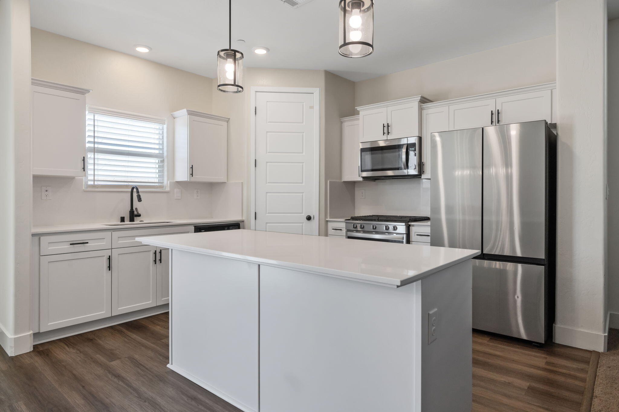 2635 S Cain Ct, Visalia, CA 93292