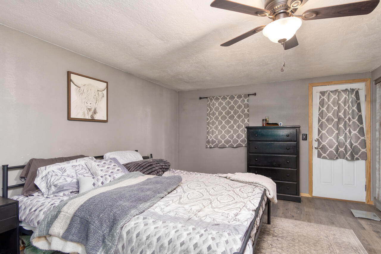 35228 Lenard Rd, Springville, CA 93265