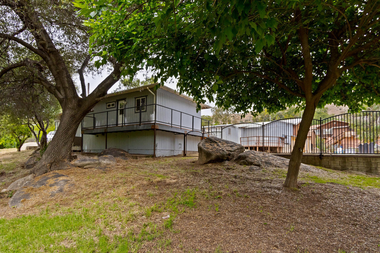 35228 Lenard Rd, Springville, CA 93265