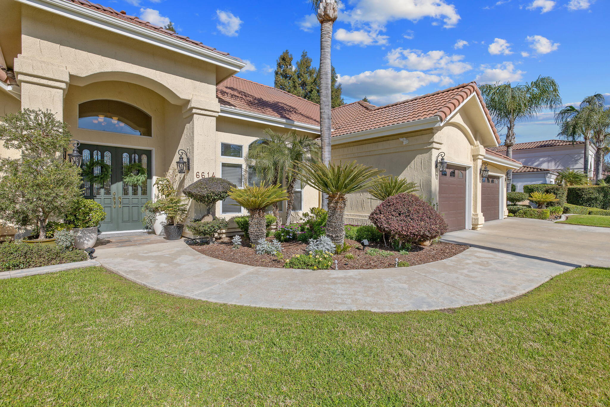 6614 W Vassar Ave, Visalia, CA 93277