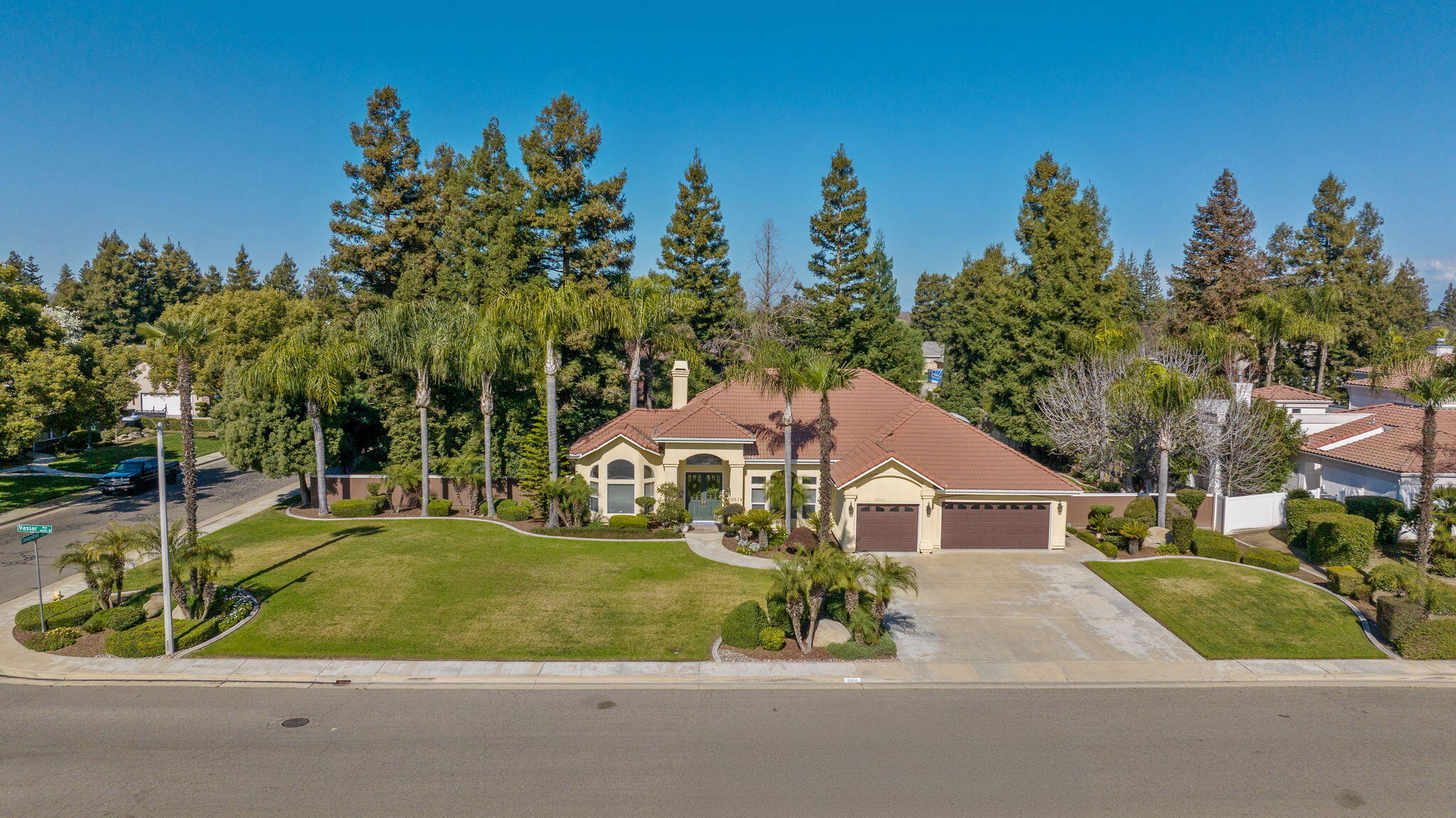 6614 W Vassar Ave, Visalia, CA 93277