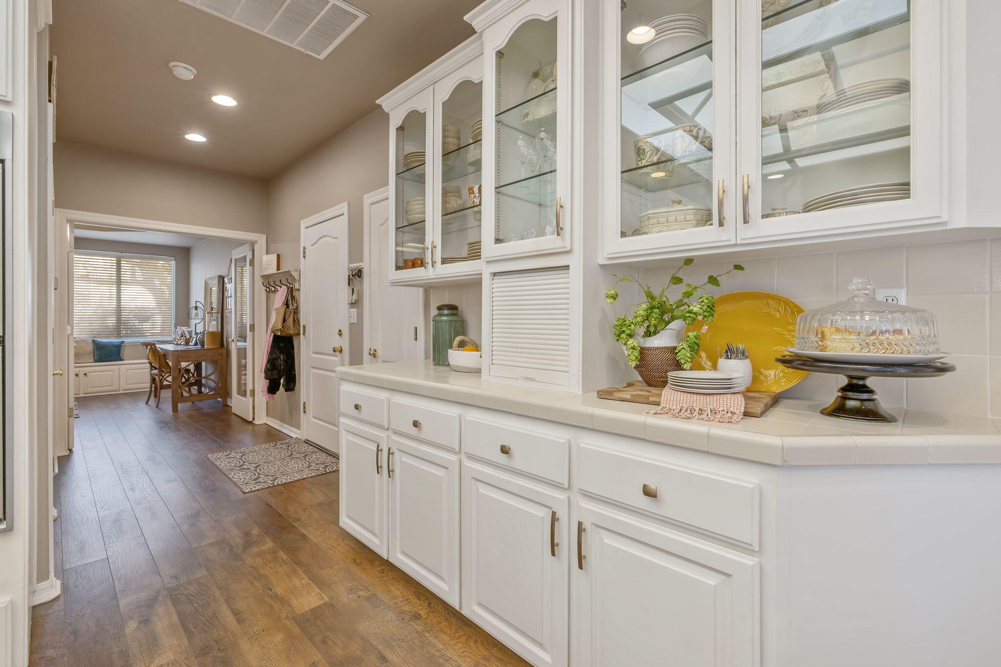 6614 W Vassar Ave, Visalia, CA 93277