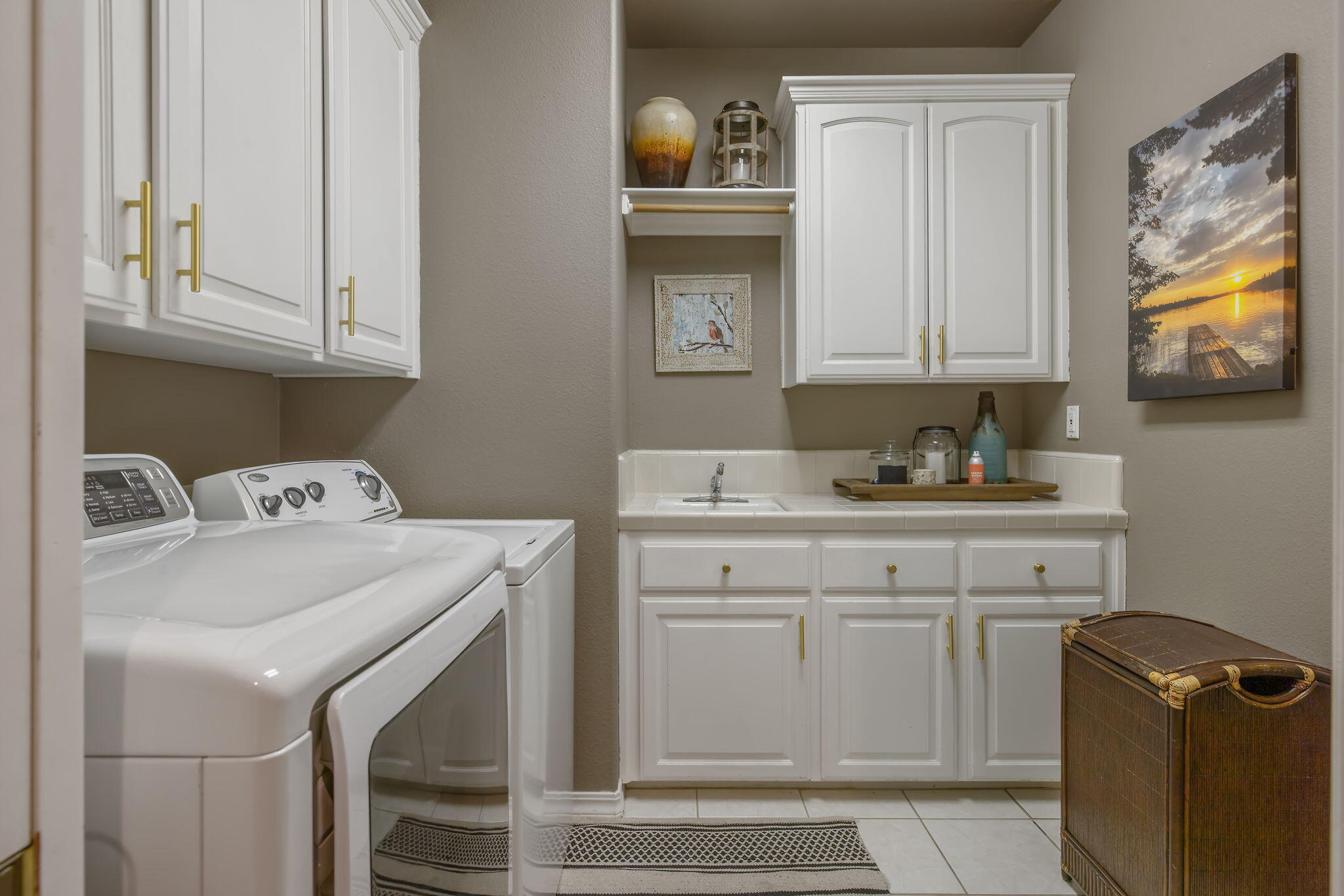 6614 W Vassar Ave, Visalia, CA 93277