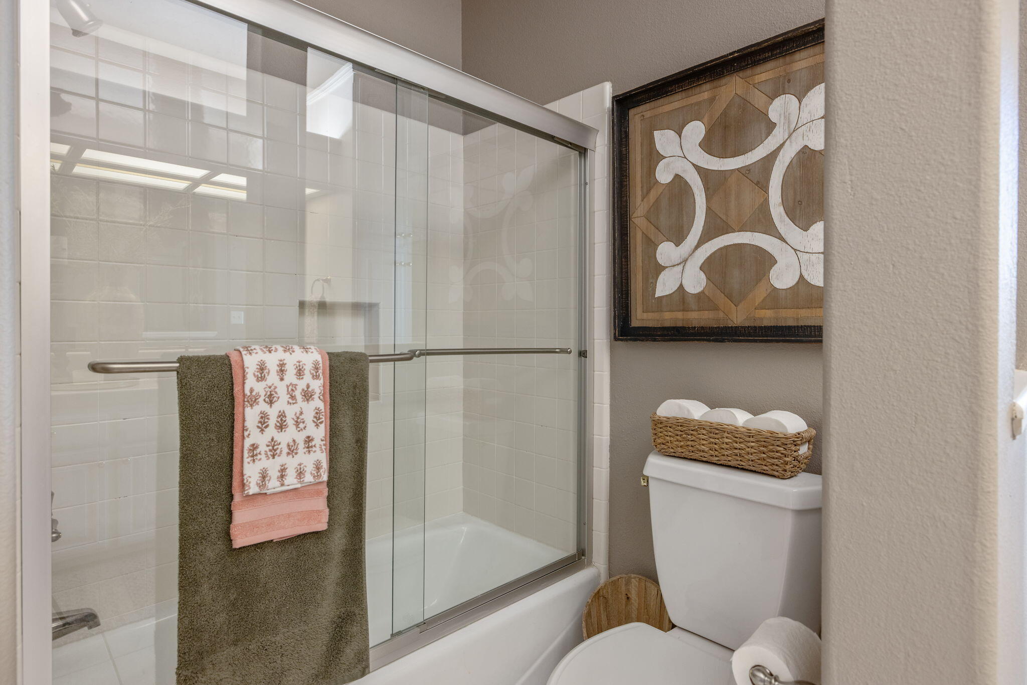 6614 W Vassar Ave, Visalia, CA 93277