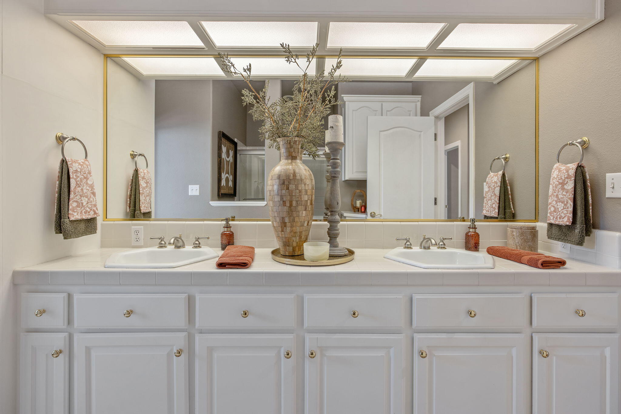 6614 W Vassar Ave, Visalia, CA 93277