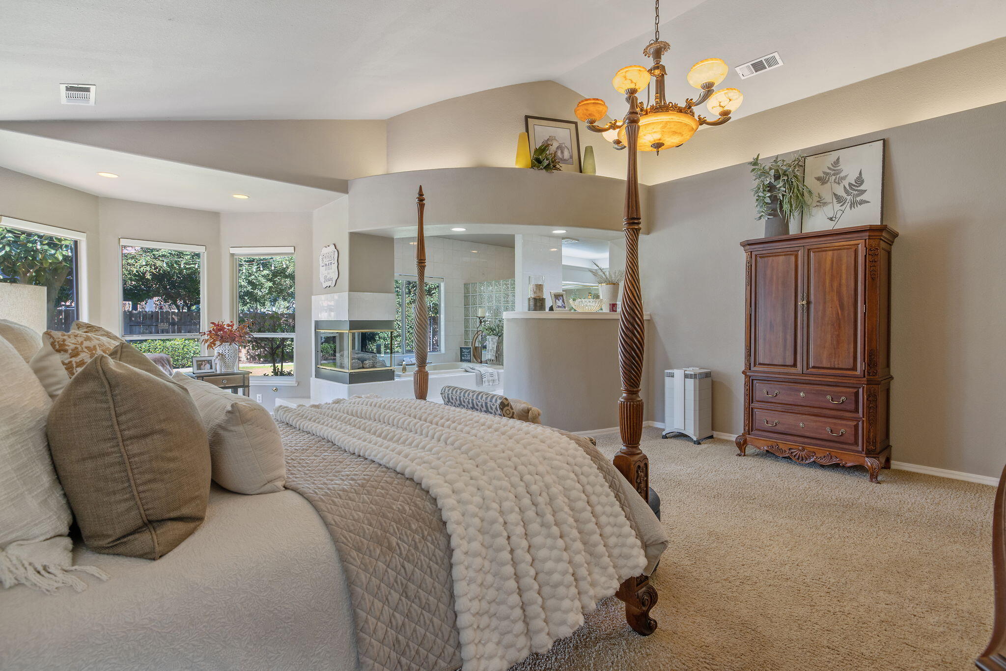 6614 W Vassar Ave, Visalia, CA 93277